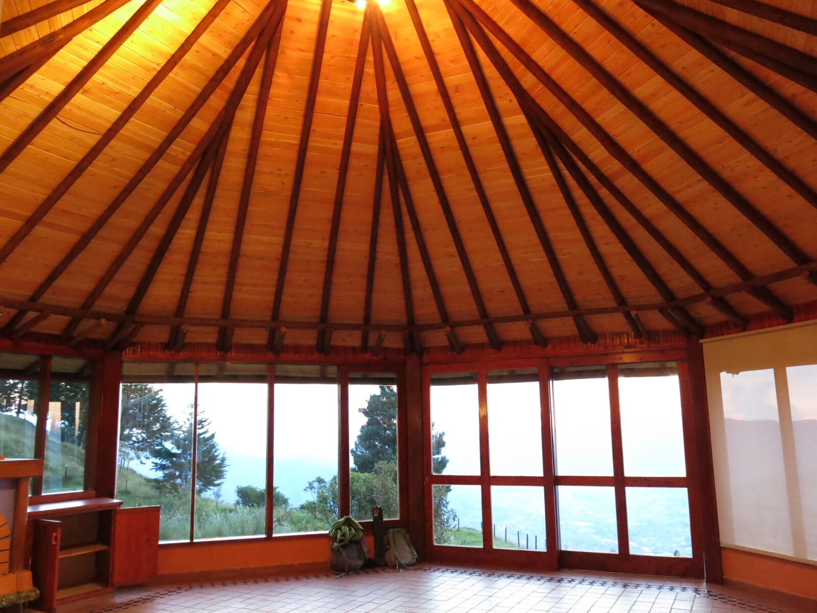 Canon PowerShot G15 sample photo. Indoors, wooden, cabin photography