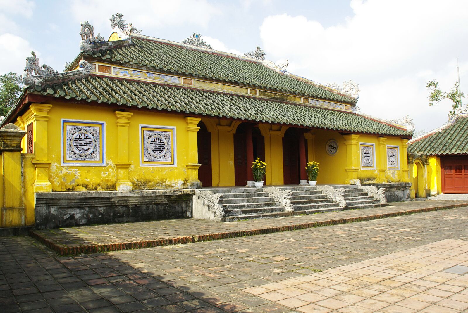 Pentax K200D sample photo. Viet nam, palace, imperial photography