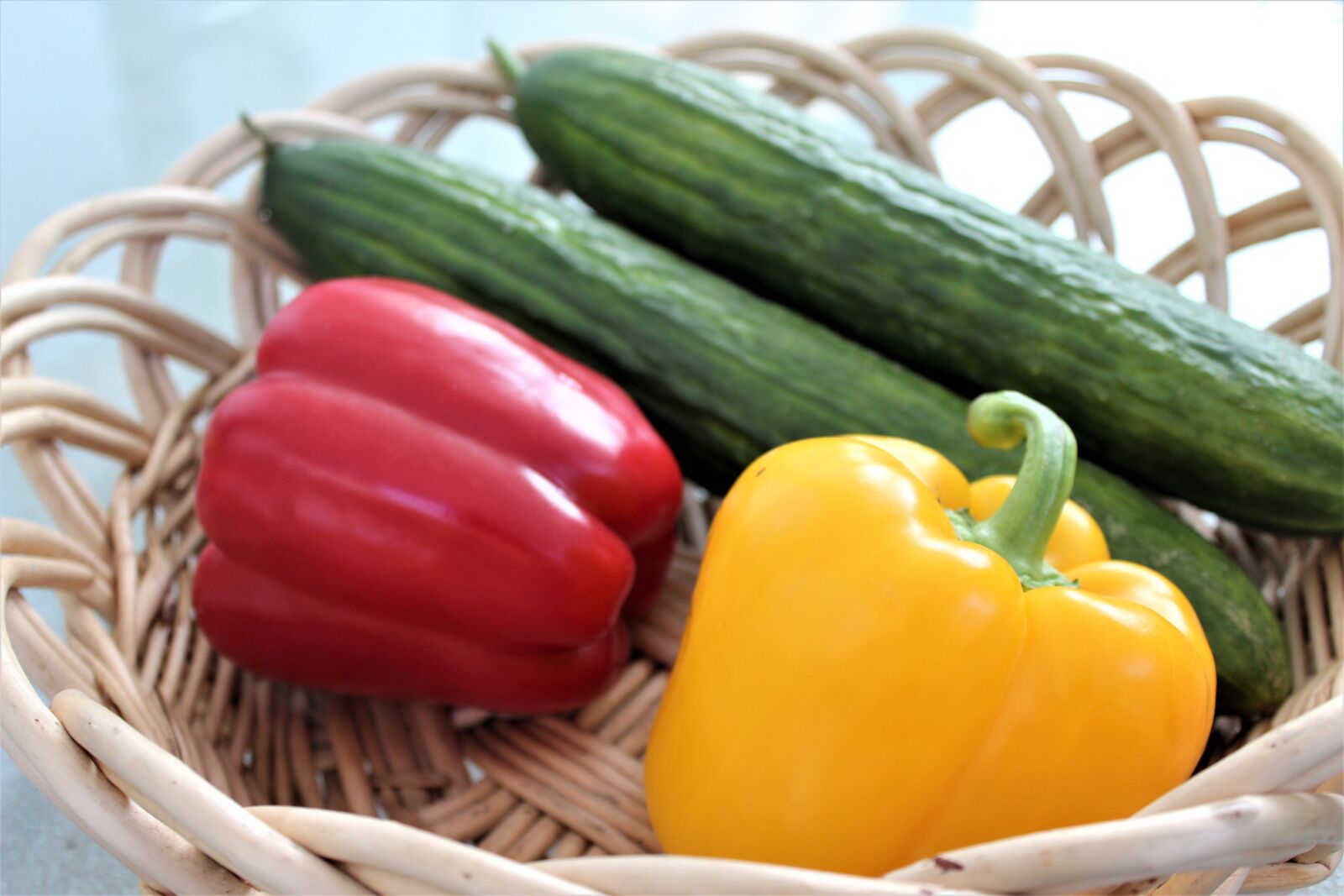 Canon EOS 1300D (EOS Rebel T6 / EOS Kiss X80) sample photo. Paprika, vegetables, basket photography
