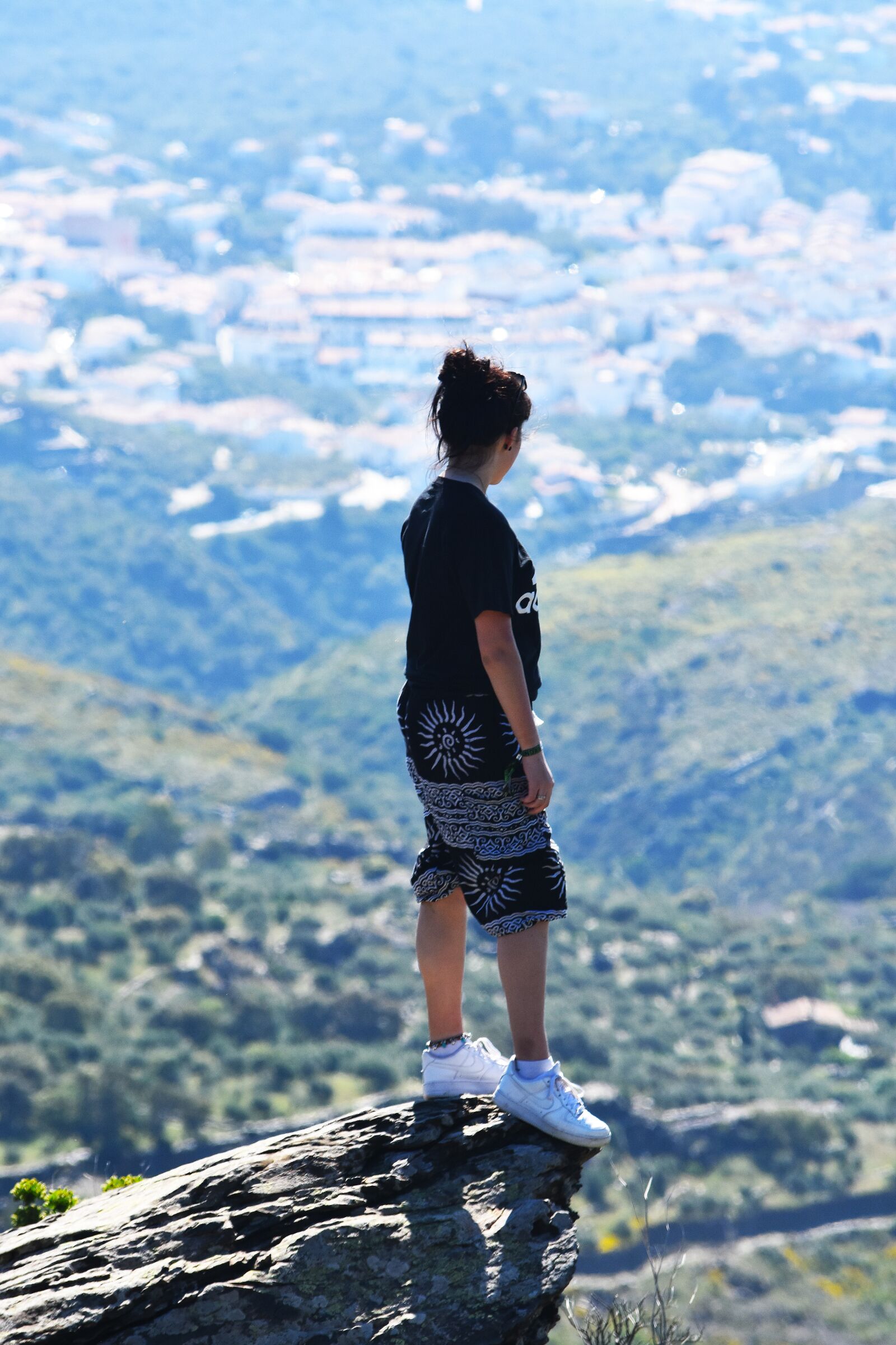 Nikon D7200 sample photo. Mountainside, cliff edge, travel photography