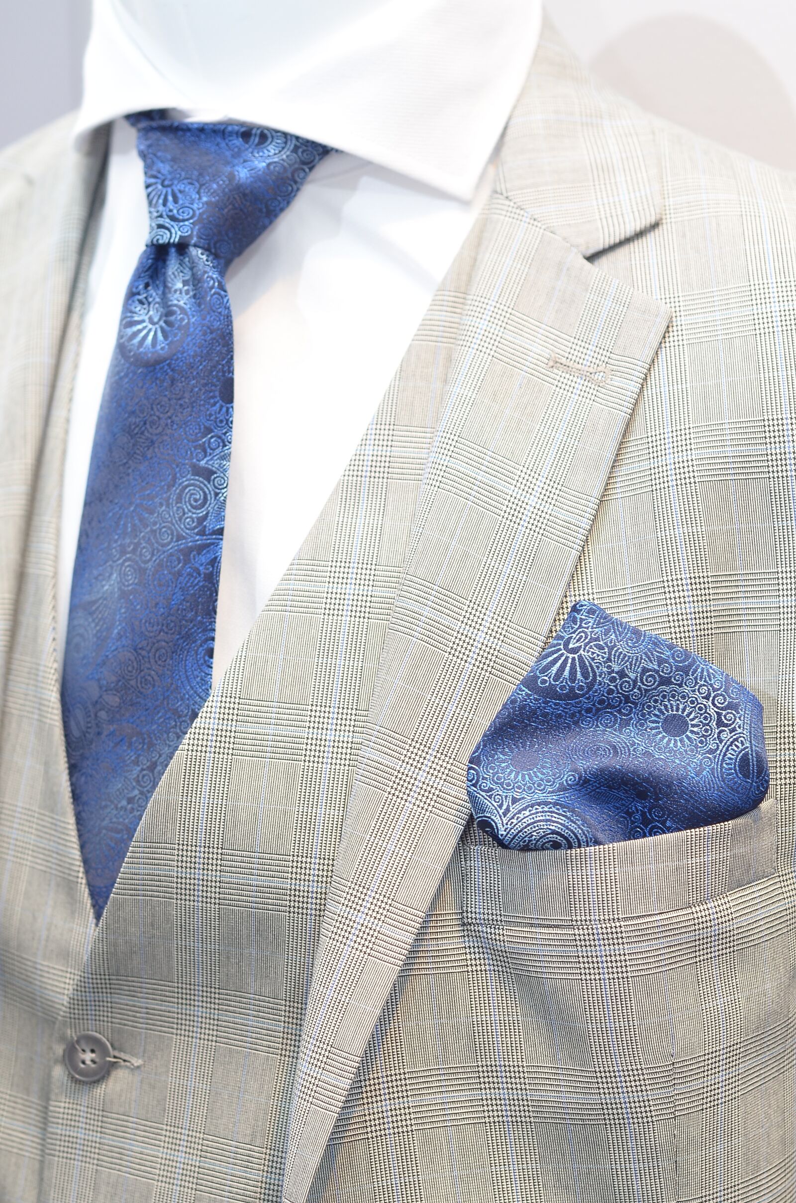 Nikon D7000 sample photo. Suit, tie, men photography