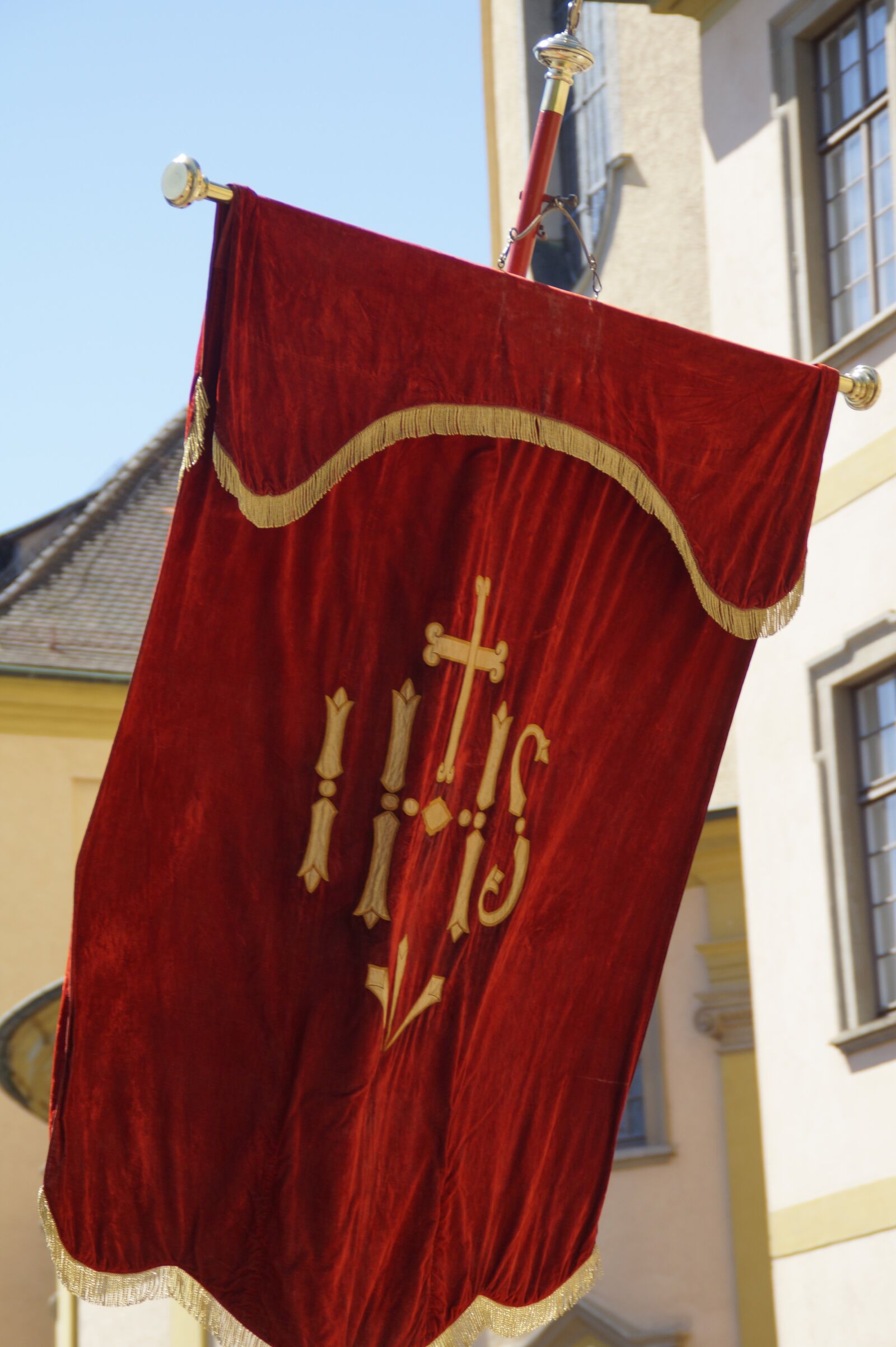 Sony SLT-A58 sample photo. Flag, symbol, christian photography