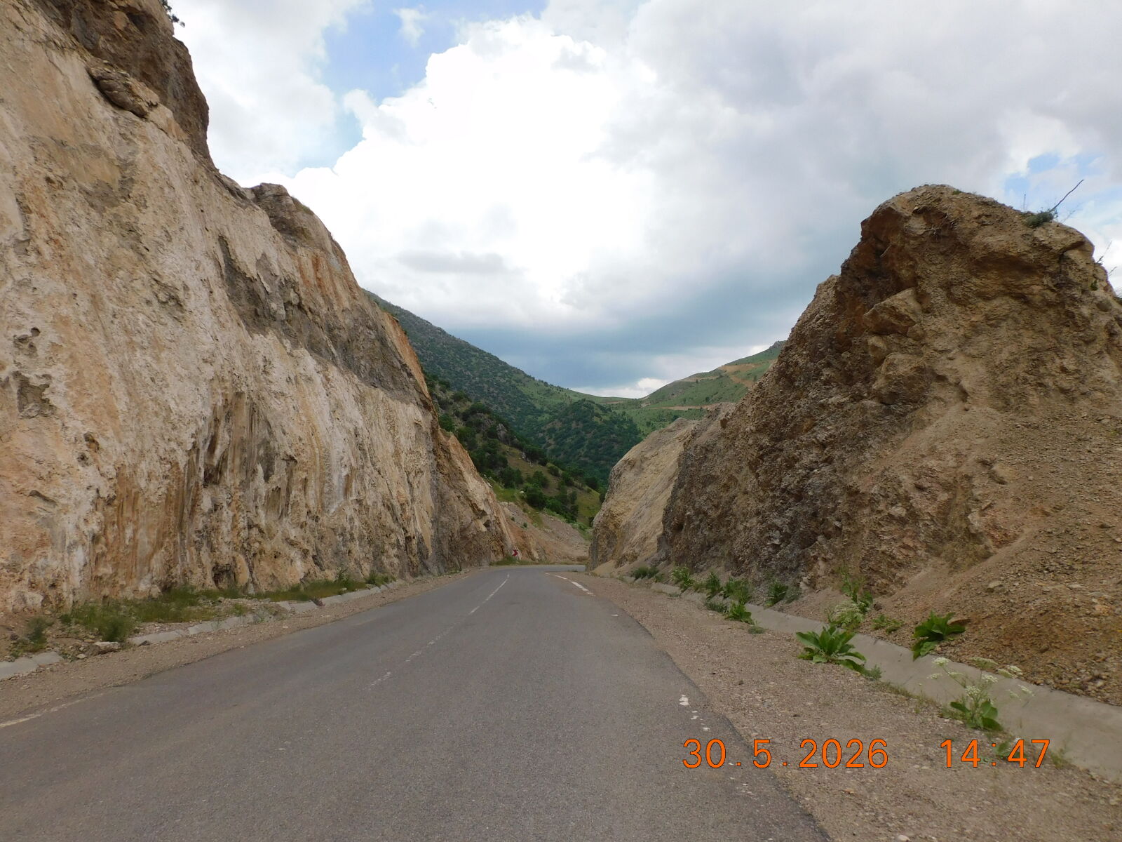 Nikon Coolpix B600 sample photo. بەرێ سیلێ photography