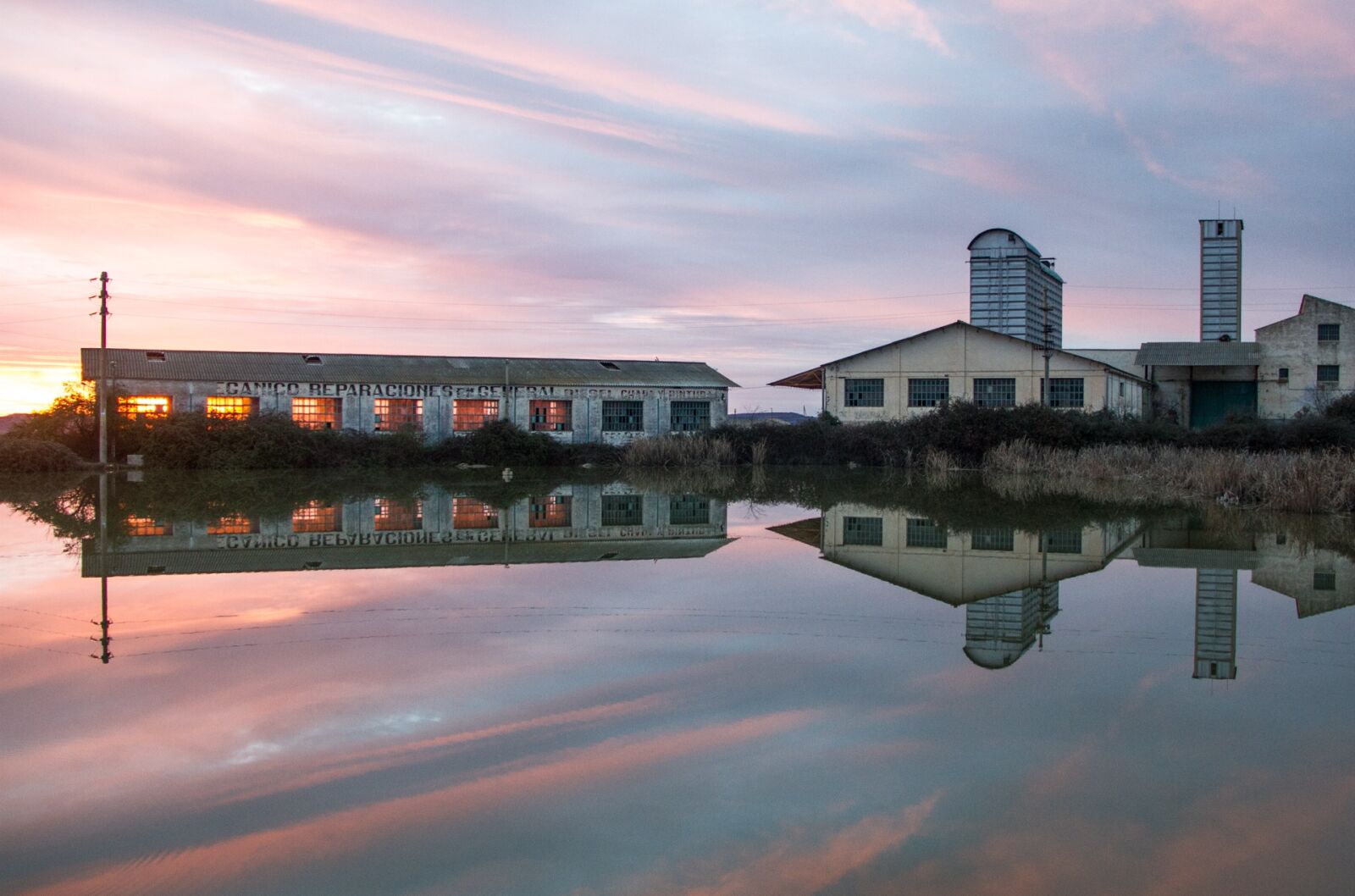 Canon EF-S 18-200mm F3.5-5.6 IS sample photo. Reflection, water, landscape photography