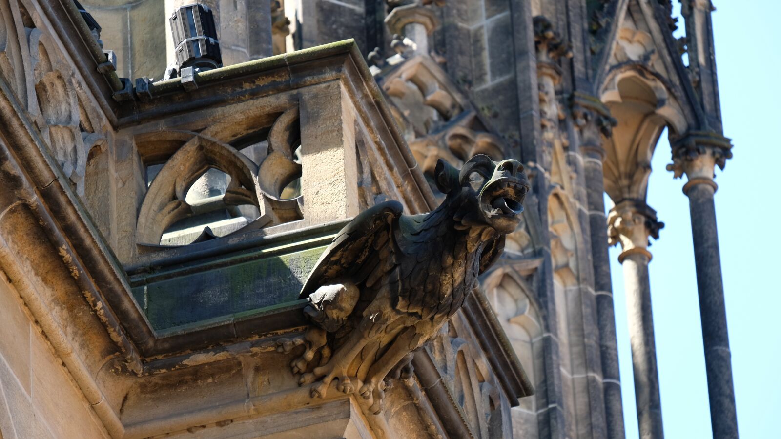 Fujifilm X-T2 + Fujifilm XF 55-200mm F3.5-4.8 R LM OIS sample photo. St vitus cathedral, gargola photography