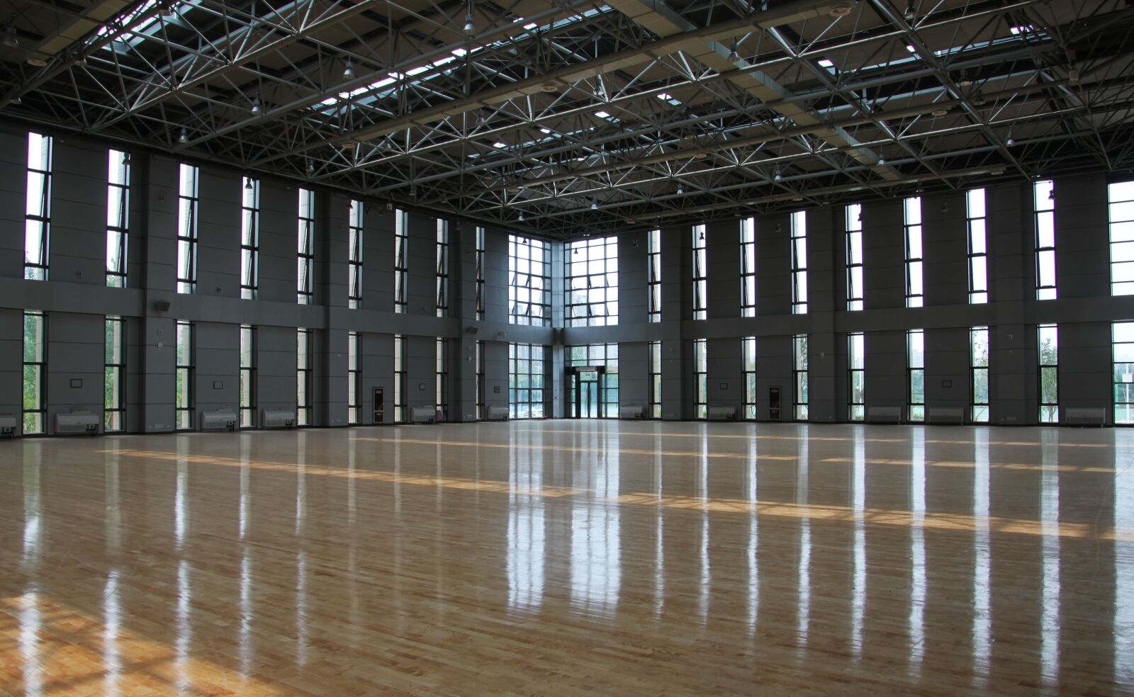 Canon EOS 500D (EOS Rebel T1i / EOS Kiss X3) sample photo. Stadium, light, bright photography