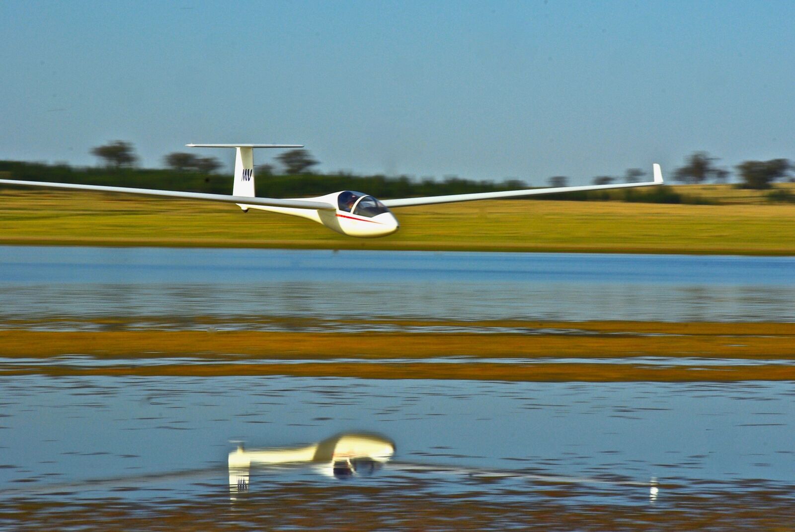 Pentax K10D sample photo. Glider, reflection, lake photography