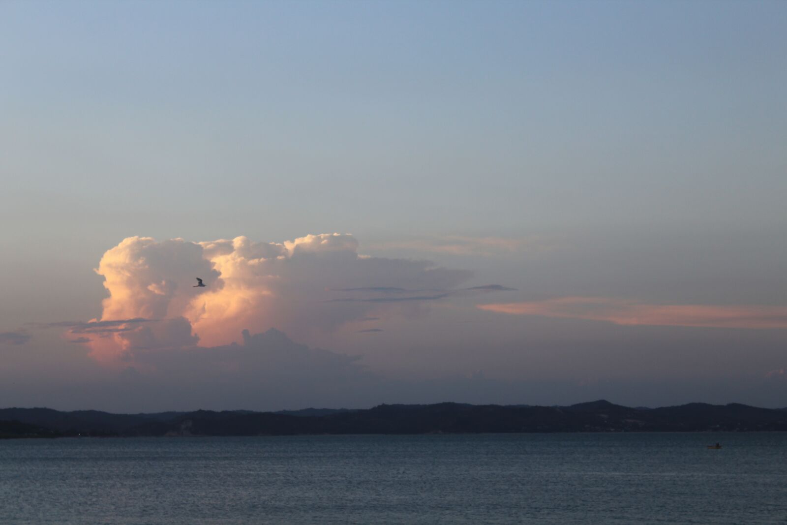 Canon EOS 1300D (EOS Rebel T6 / EOS Kiss X80) sample photo. Cloud, mar, ocean photography