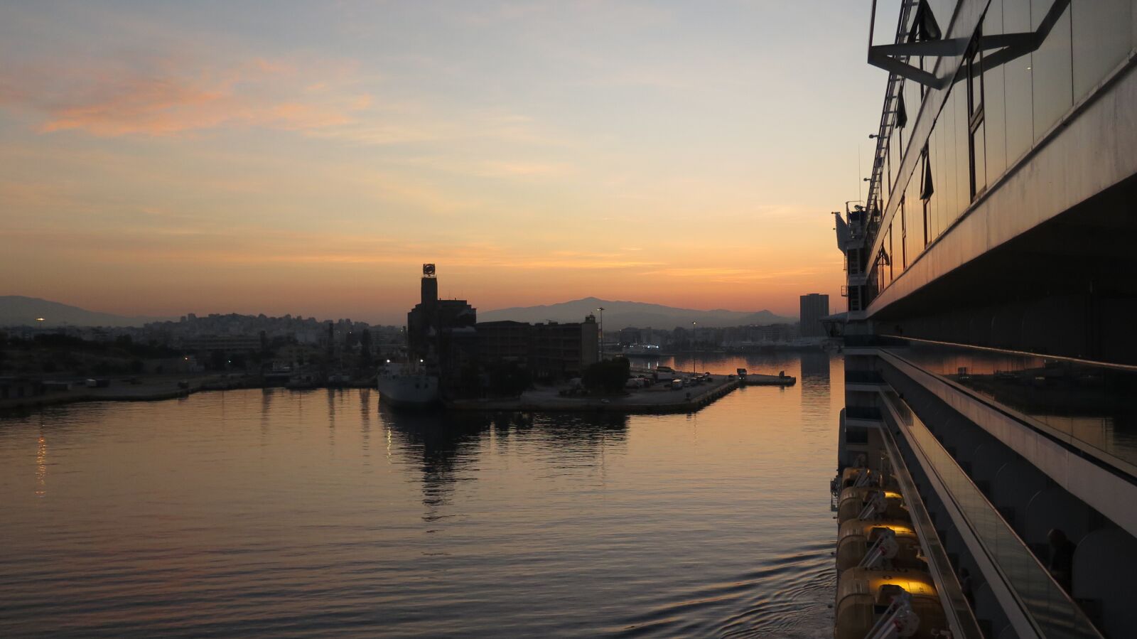 Canon PowerShot G16 sample photo. Piraeus, harbour, sunrise photography