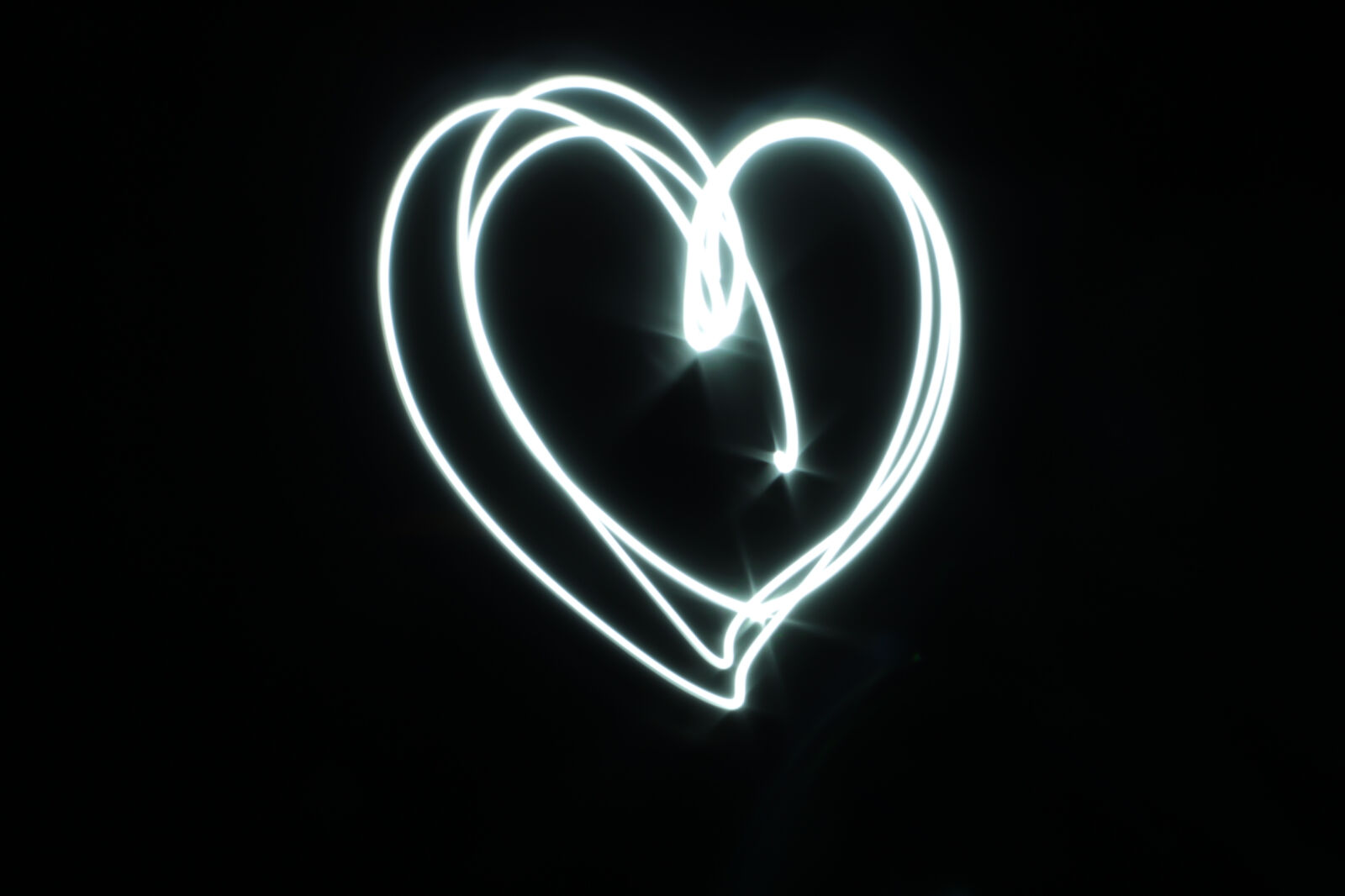 Canon EOS 1200D (EOS Rebel T5 / EOS Kiss X70 / EOS Hi) sample photo. Black, heart, light, love photography