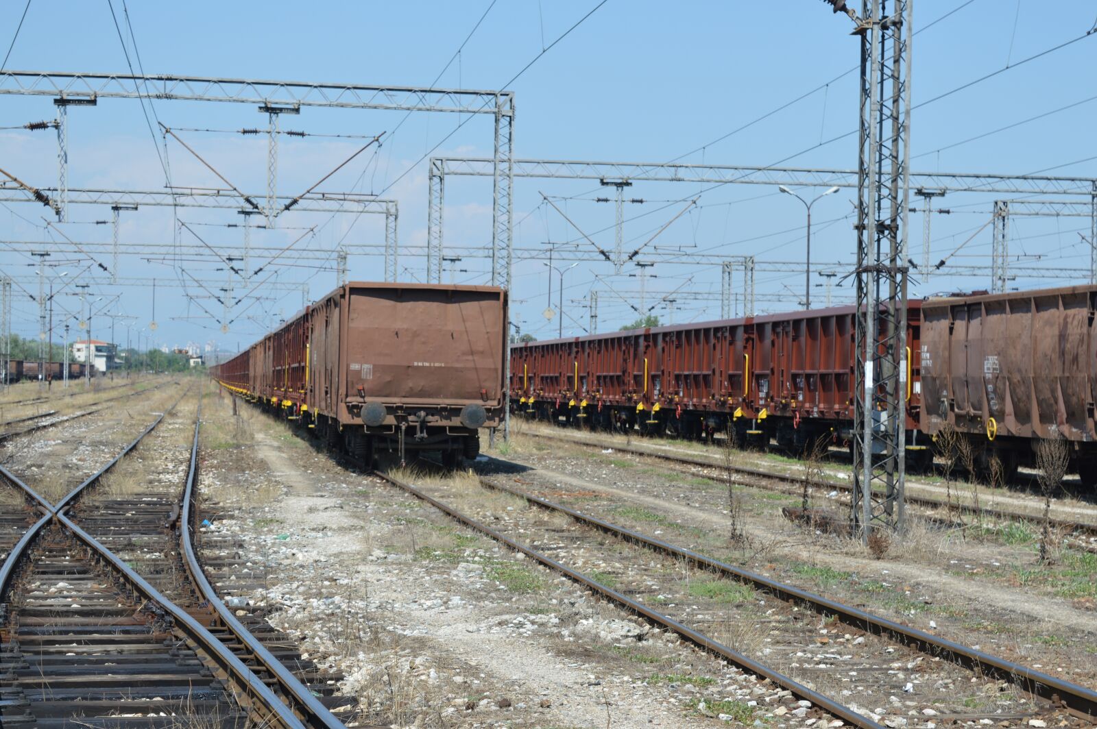 Nikon D3200 sample photo. Train, distance, wagon photography