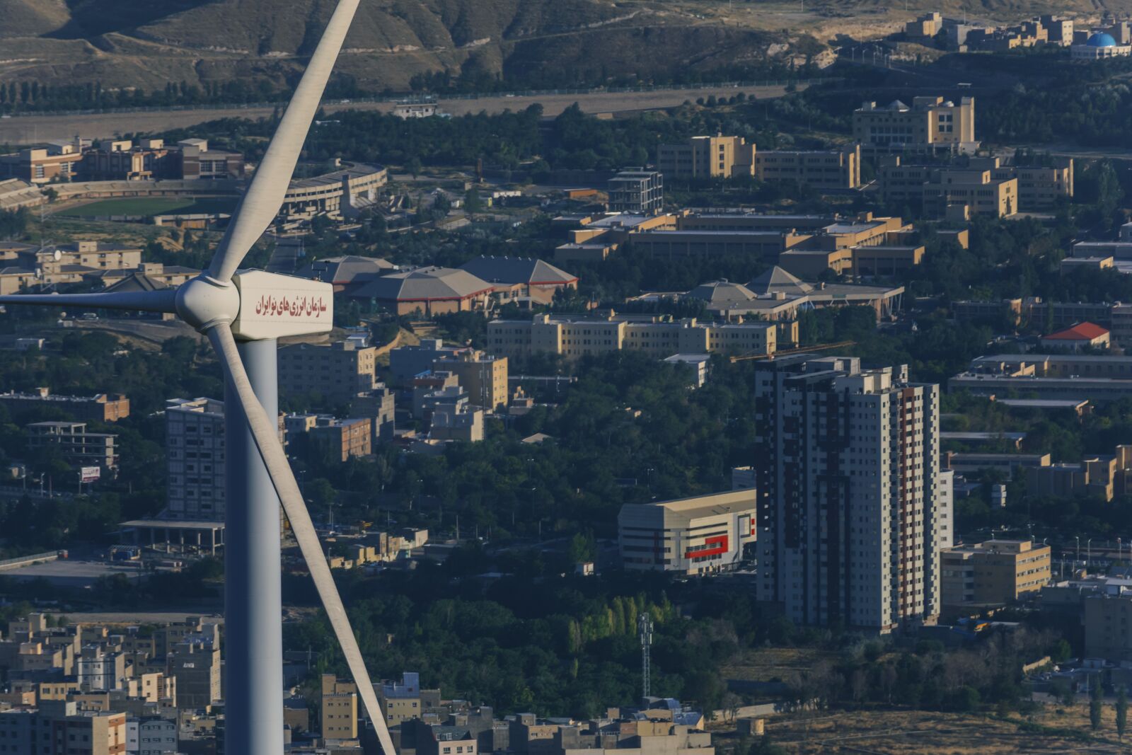 Canon EF 70-200mm F2.8L IS II USM sample photo. Iran, tabriz city, wind photography