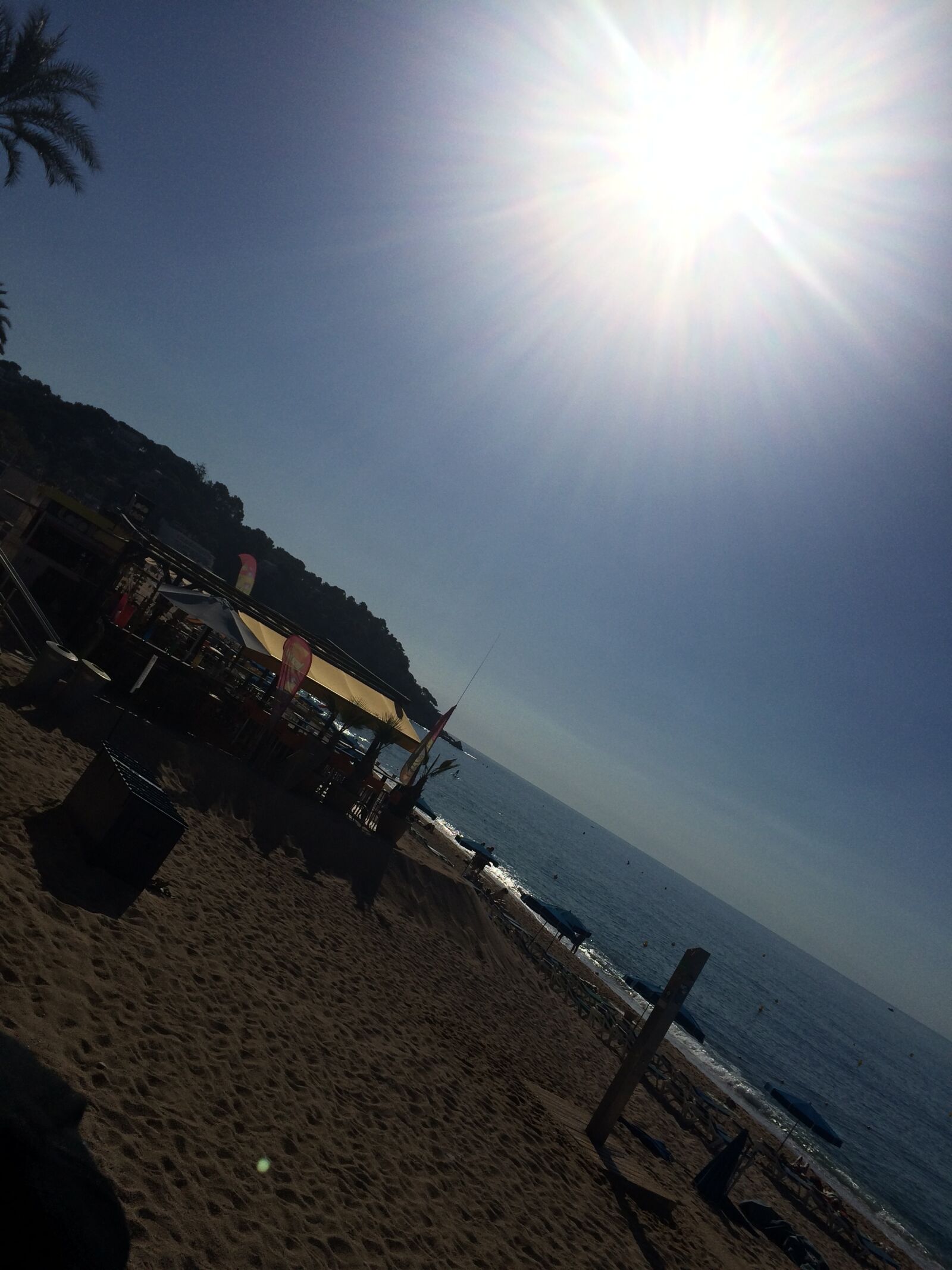 iPhone 5s back camera 4.15mm f/2.2 sample photo. Sand, beach, sun, glare photography