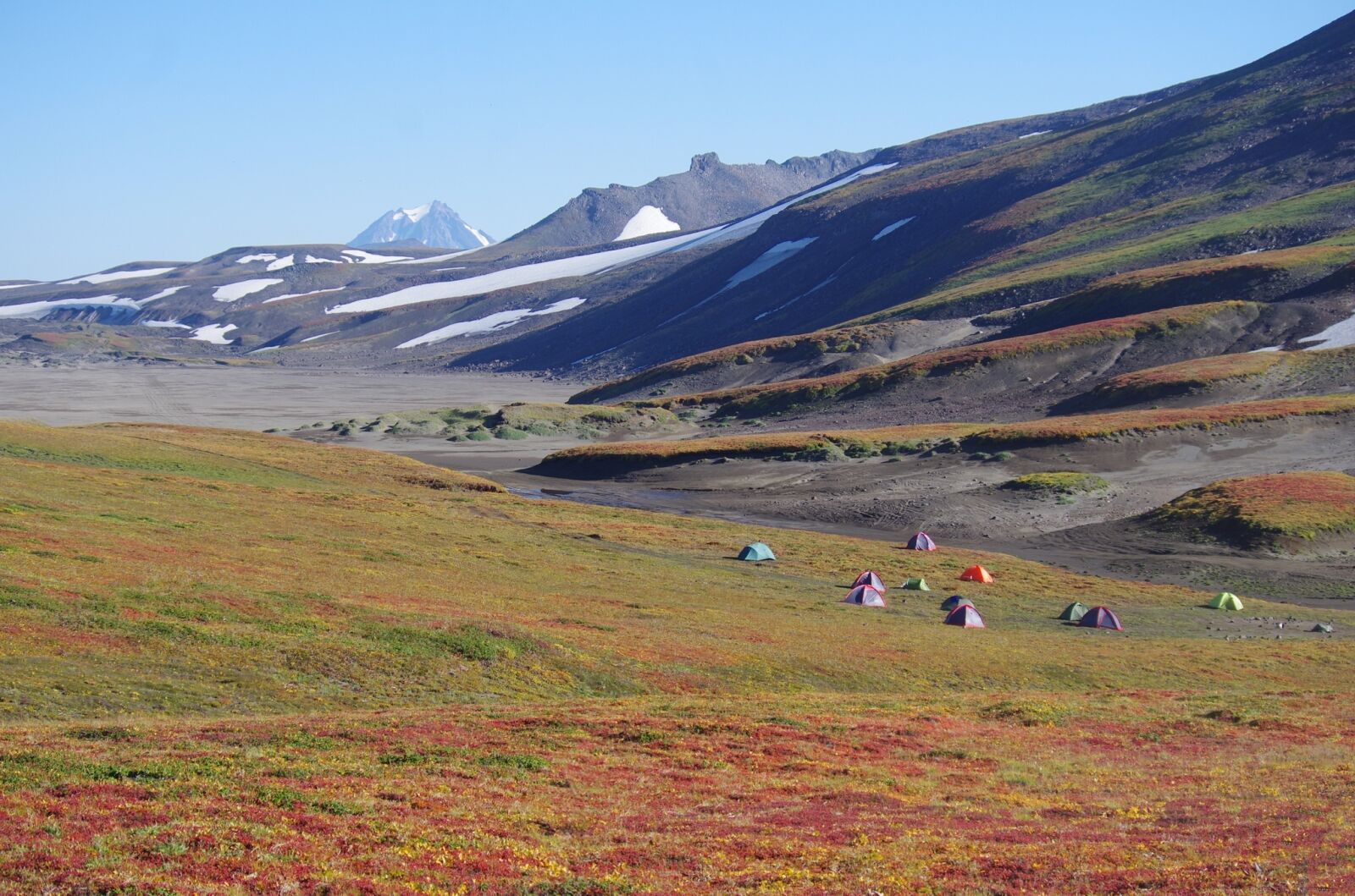 Pentax K-5 sample photo. Mountain plateau, tundra, volcano photography
