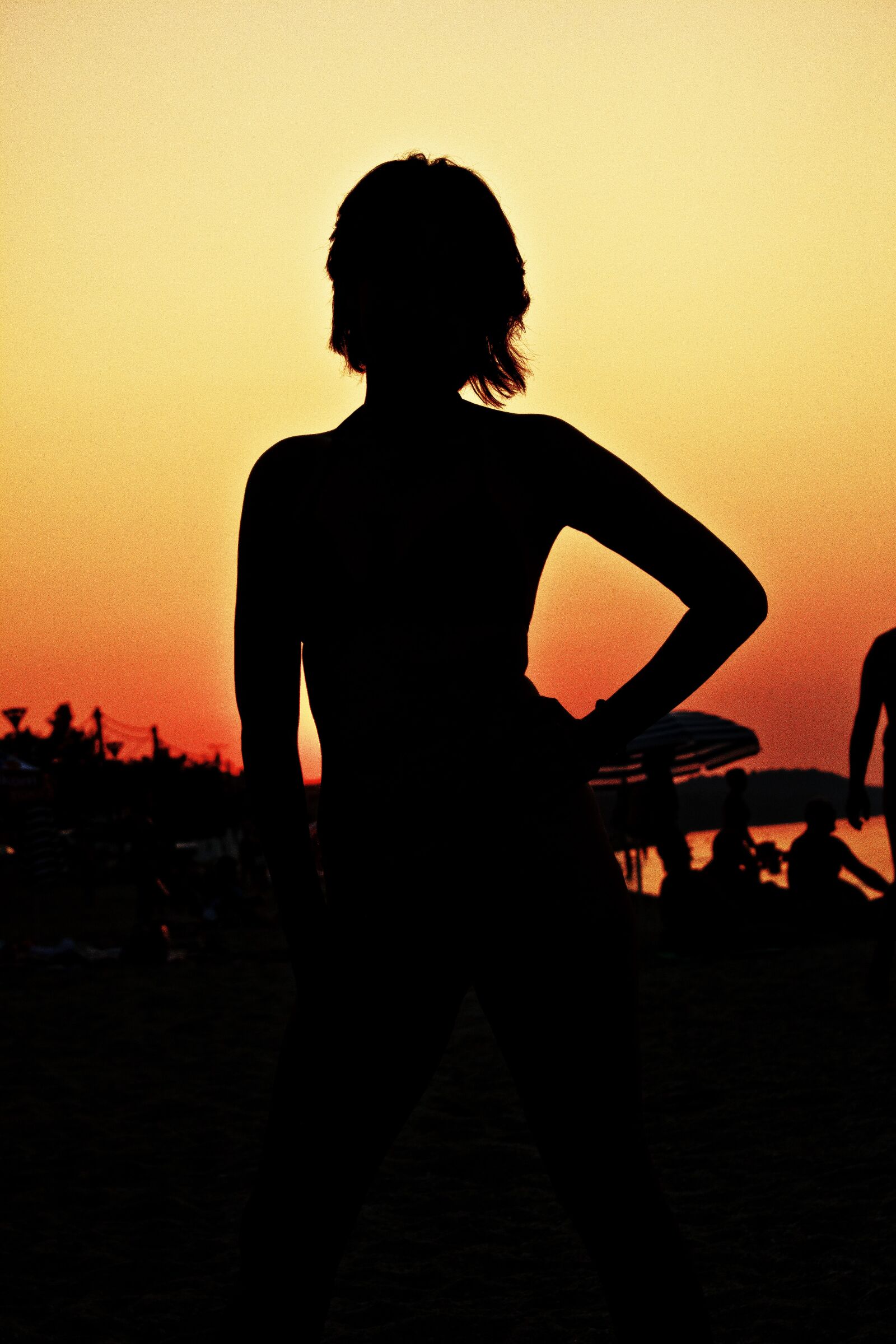 Canon EF-S 18-55mm F3.5-5.6 IS sample photo. Silhouette, shadow, sunset, body photography