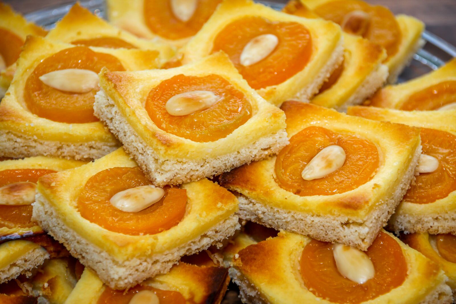 Canon EOS 550D (EOS Rebel T2i / EOS Kiss X4) sample photo. Cake, sweet dish, food photography