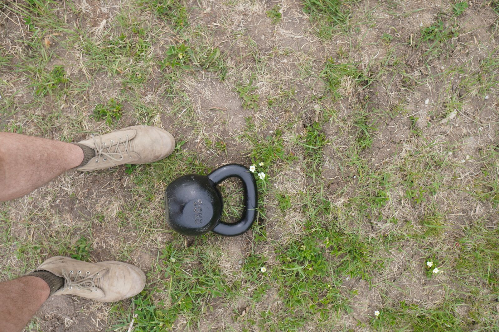 Sony a6400 + Sigma 16mm F1.4 DC DN | C sample photo. Trening, kettlebell, exercise photography