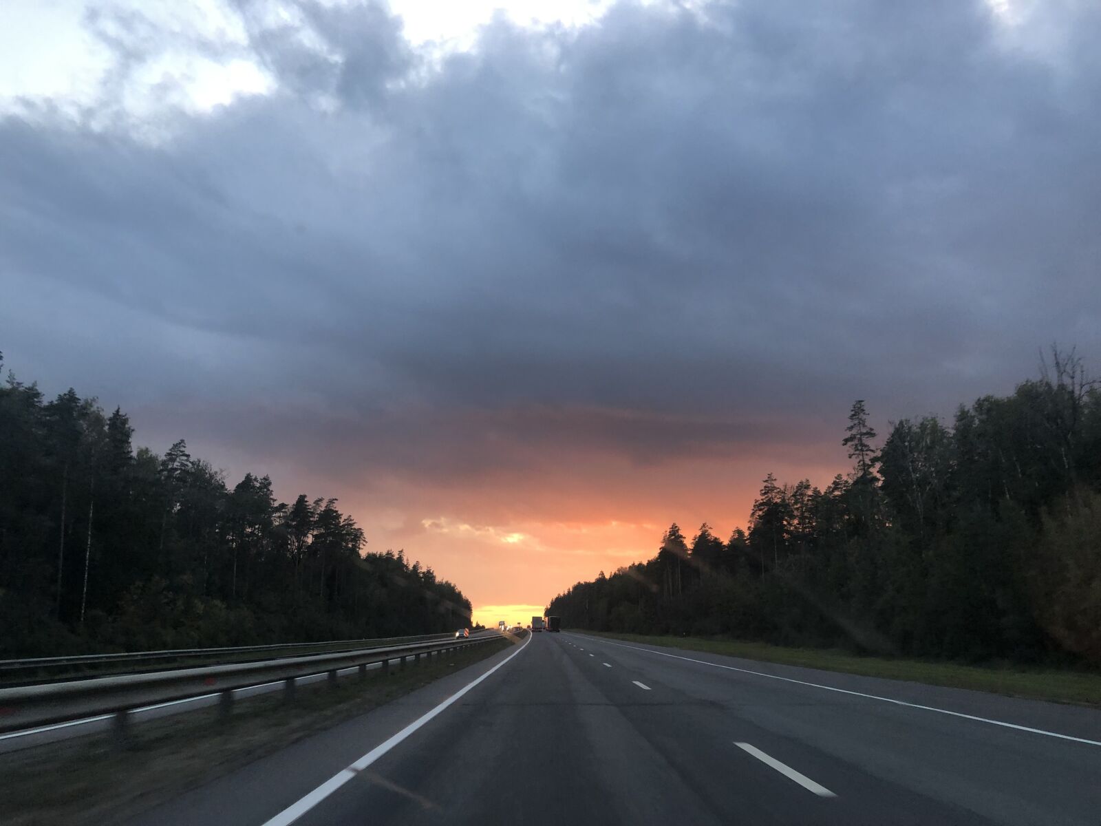 iPhone 8 back camera 3.99mm f/1.8 sample photo. Way, road, journey photography