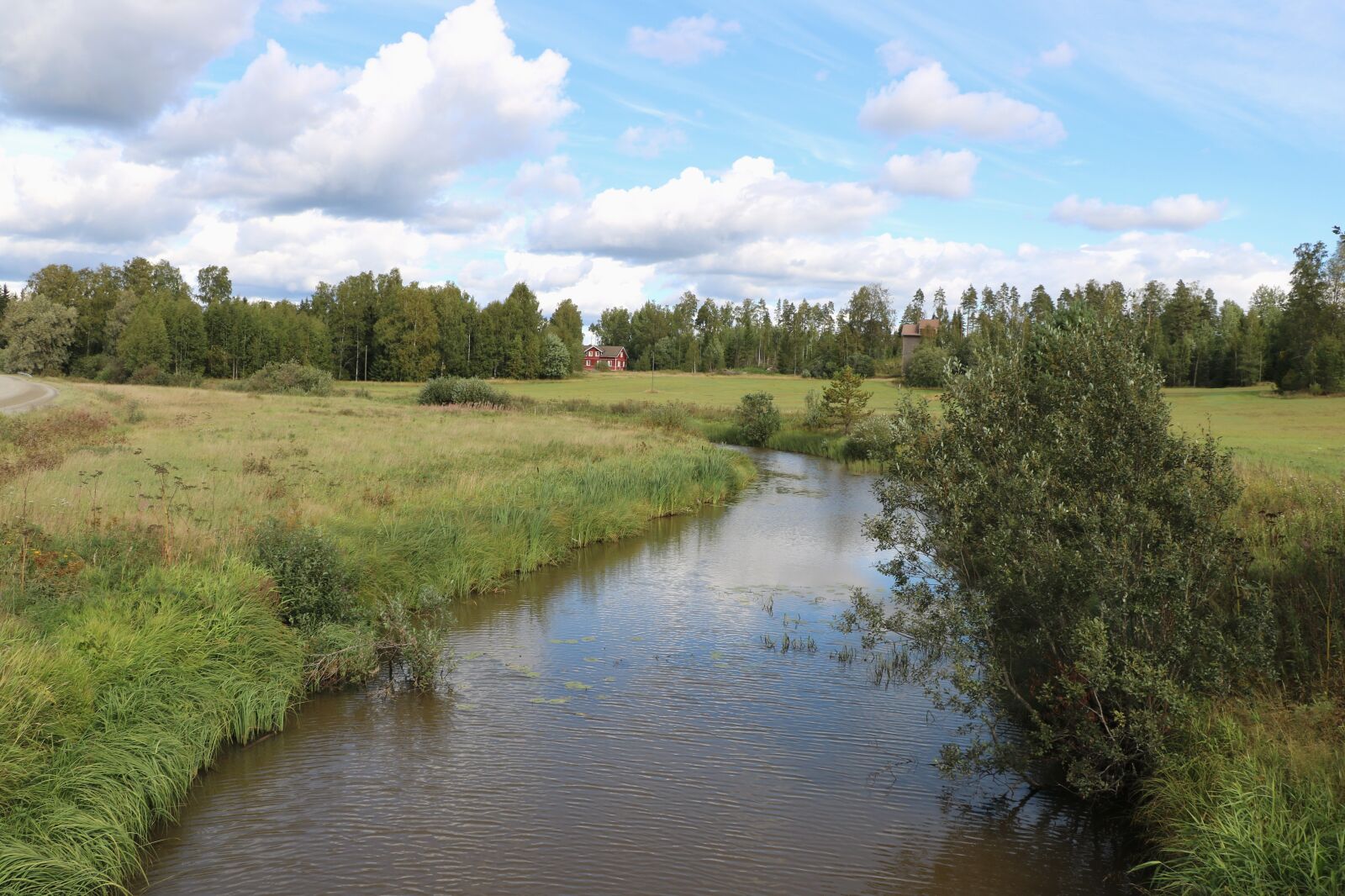 Canon EOS 750D (EOS Rebel T6i / EOS Kiss X8i) sample photo. River, countryside, field photography