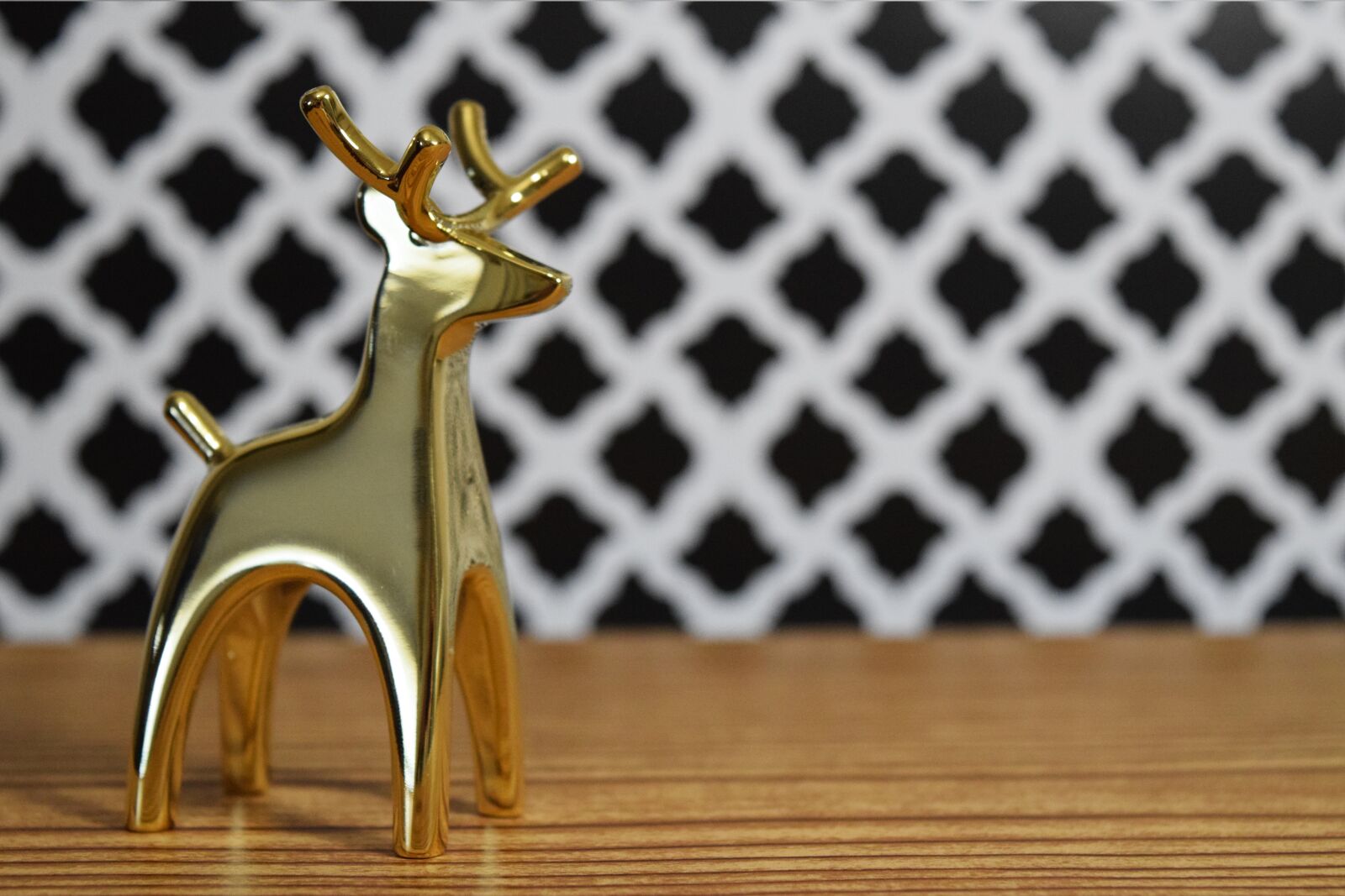 Nikon D3300 sample photo. Gold deer, wood, christmas photography