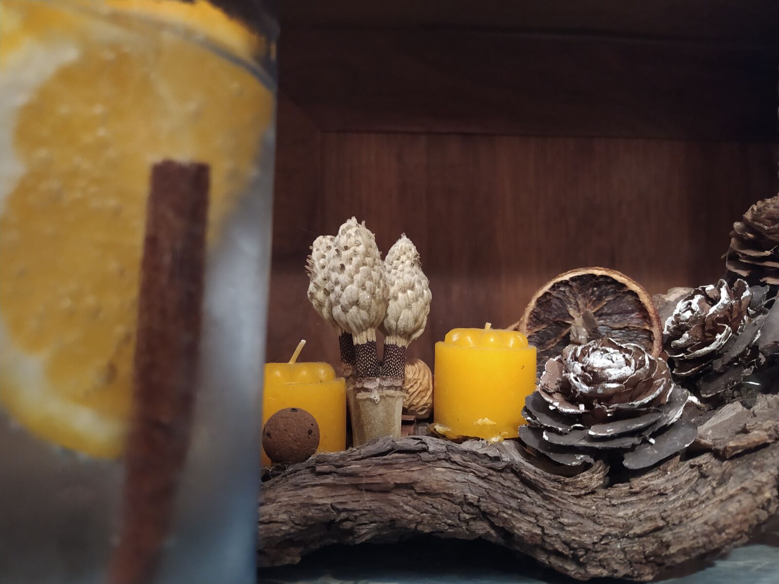 Xiaomi Redmi Note 8 sample photo. Orange, cinamon, wood photography