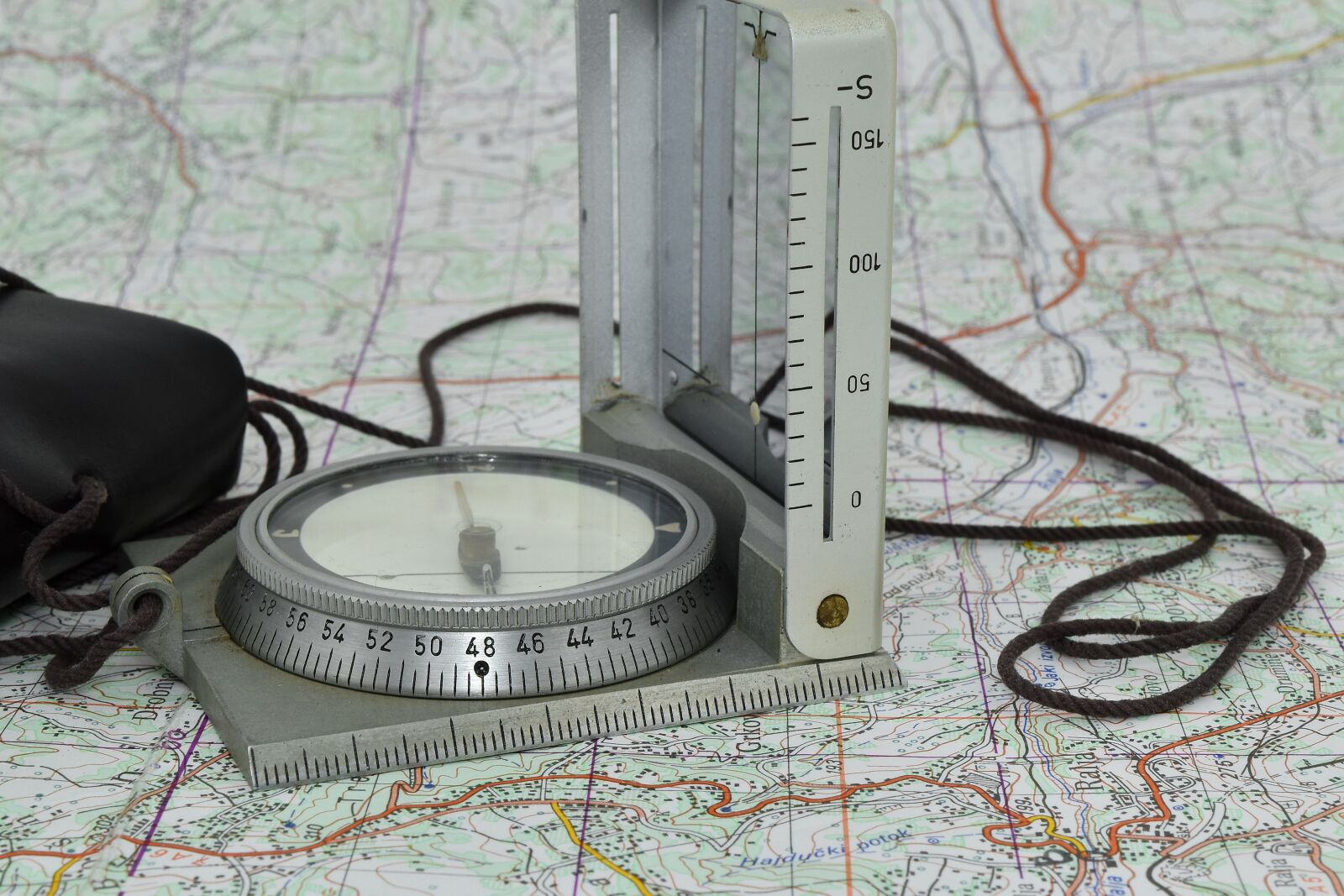 Nikon D5500 sample photo. Magnet, navigation, compass, precision photography
