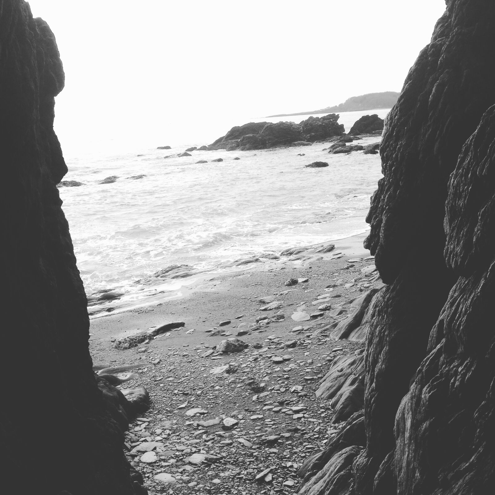 iPhone 5 back camera 4.12mm f/2.4 sample photo. Deep, sea, rocks, seaside photography