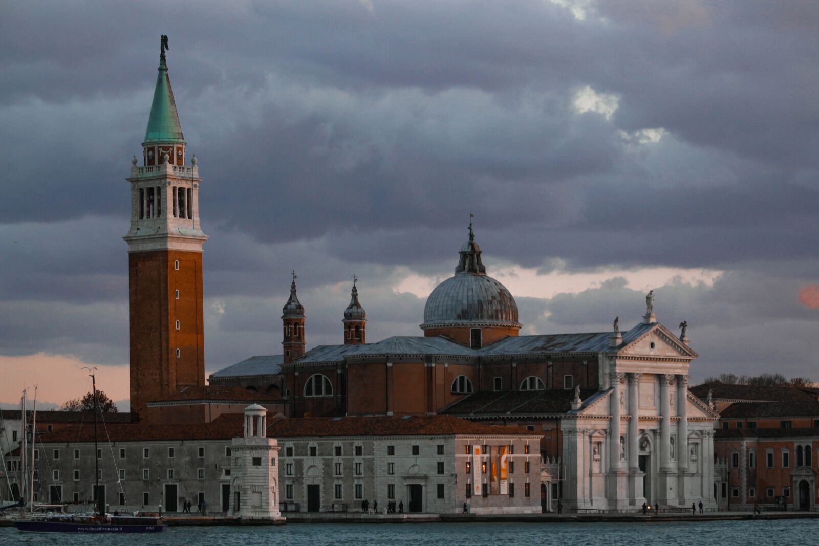 Canon EF-S 55-250mm F4-5.6 IS STM sample photo. Venice, sunset, sea photography