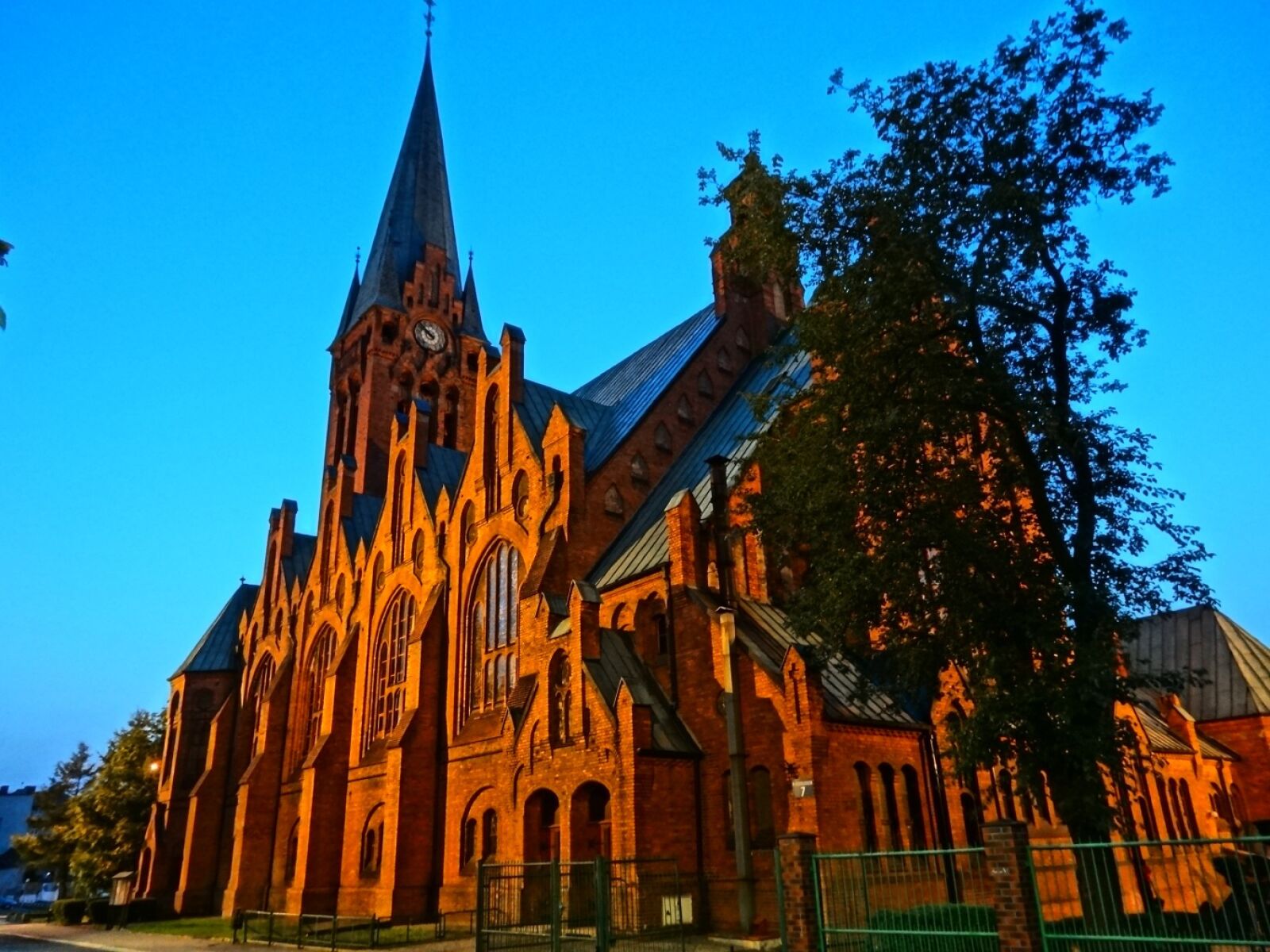 Sony Cyber-shot DSC-HX20V sample photo. Saint andrew bobola, church photography