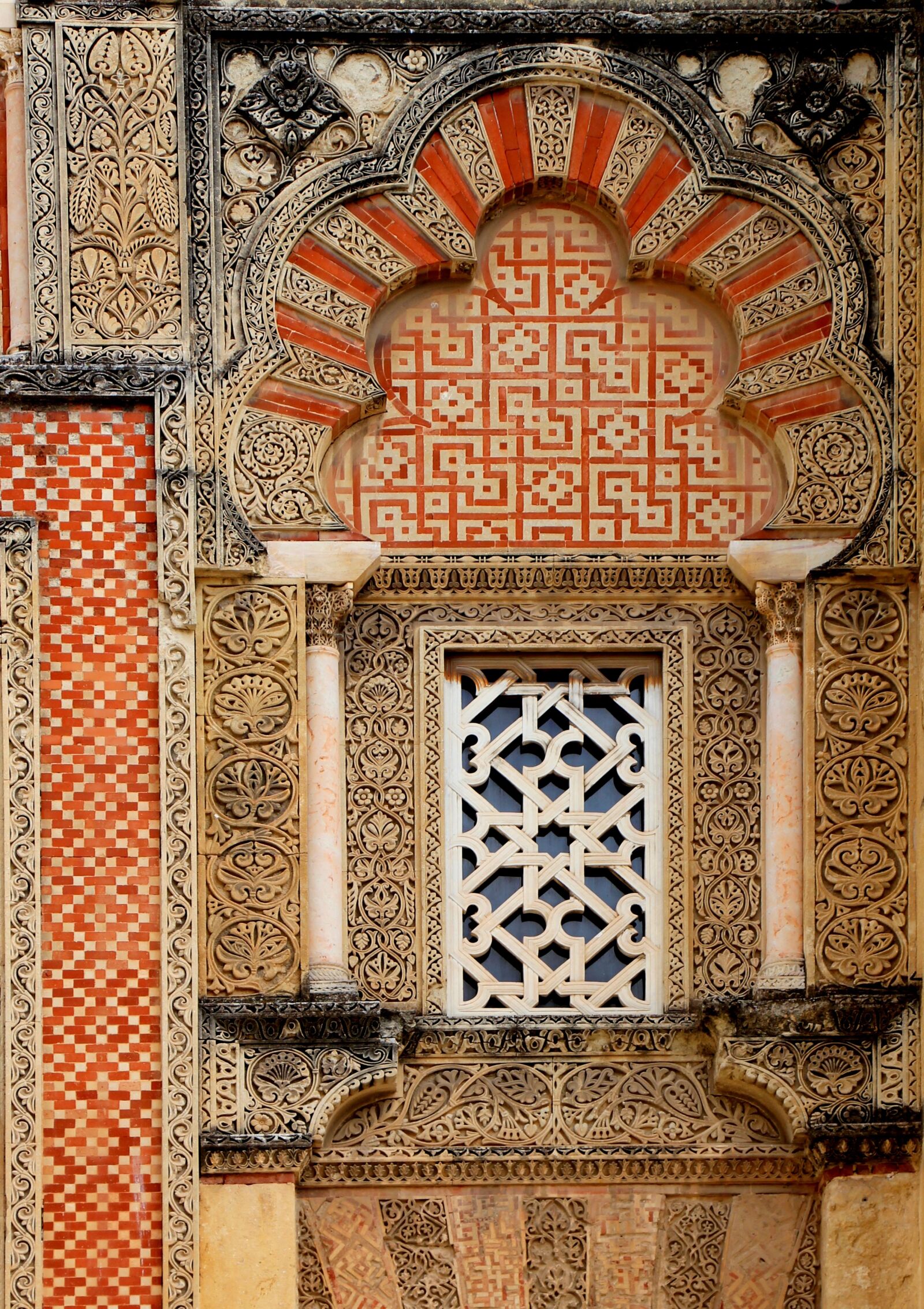 Canon EOS 550D (EOS Rebel T2i / EOS Kiss X4) sample photo. Decoration, window, spain photography