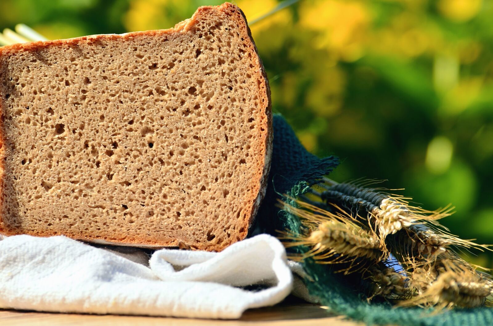 Nikon D5100 sample photo. Bread, cereal, food, diet photography