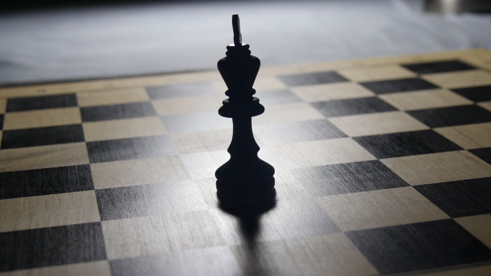 Panasonic Lumix DMC-GX8 sample photo. Chess, king, chess board photography