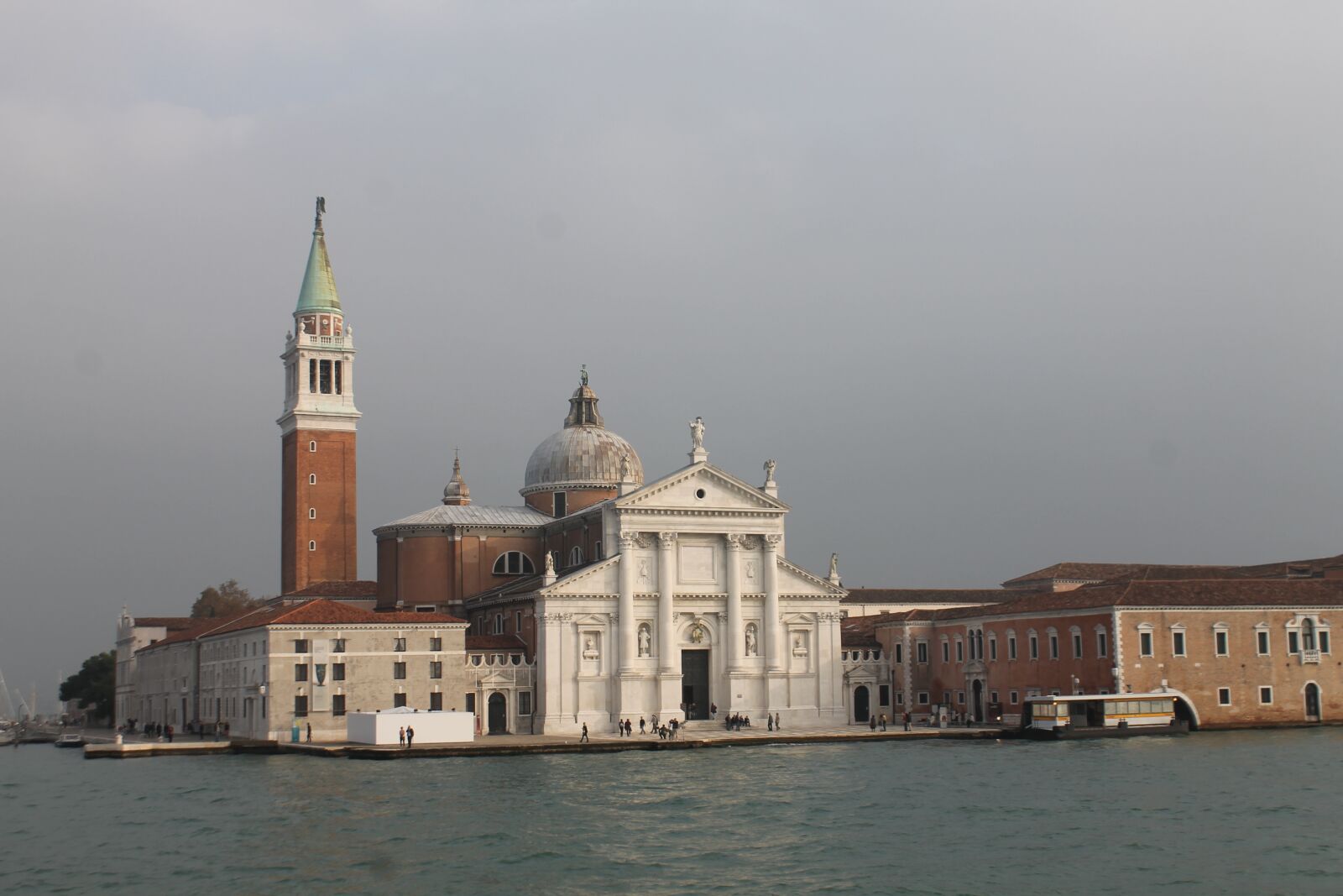 Canon EOS 1100D (EOS Rebel T3 / EOS Kiss X50) sample photo. Venice, channels, grey photography