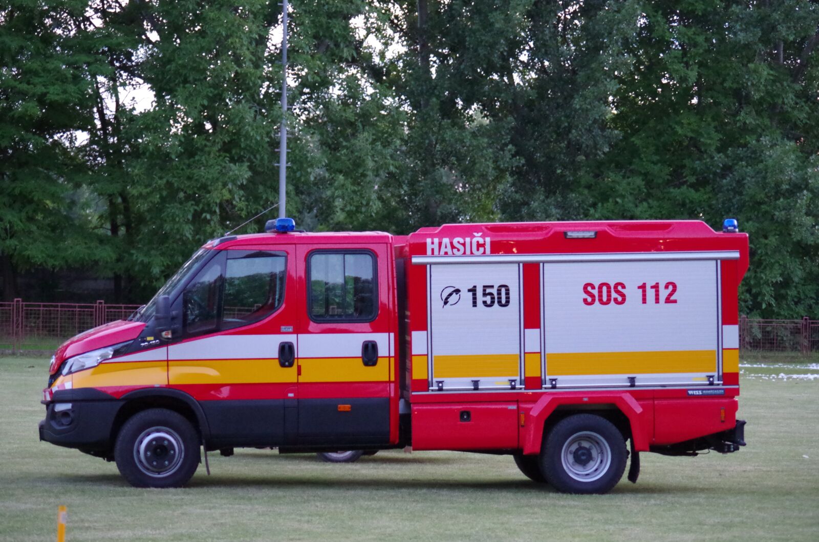 Pentax K-500 sample photo. Firemen, car, firefighters photography