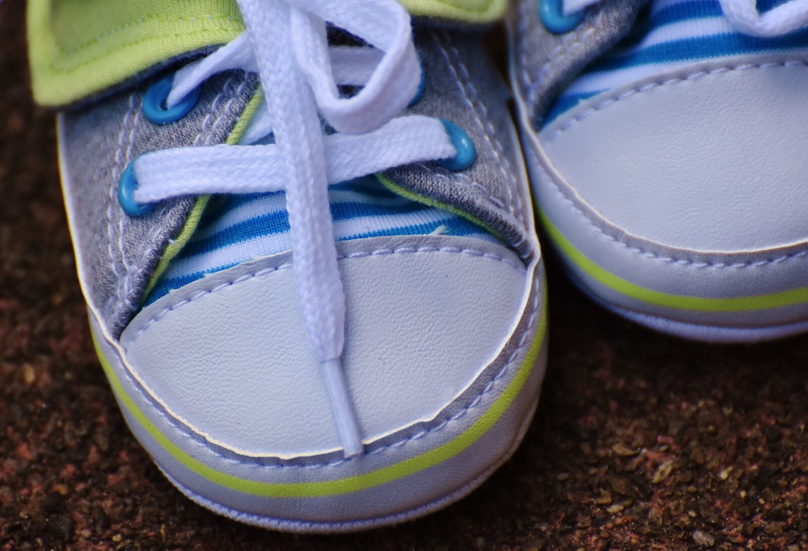 Nikon D7200 sample photo. Baby shoes, small, baby photography