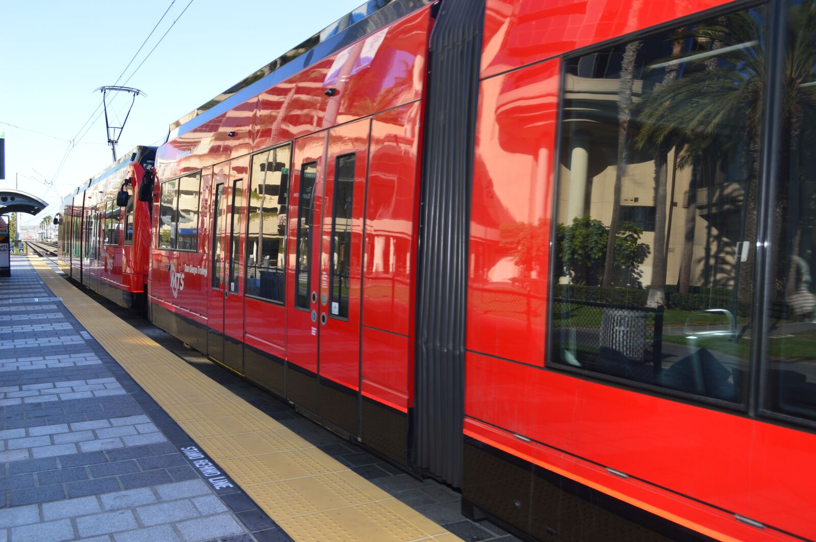 Nikon D3200 sample photo. Train, transport, commuter photography