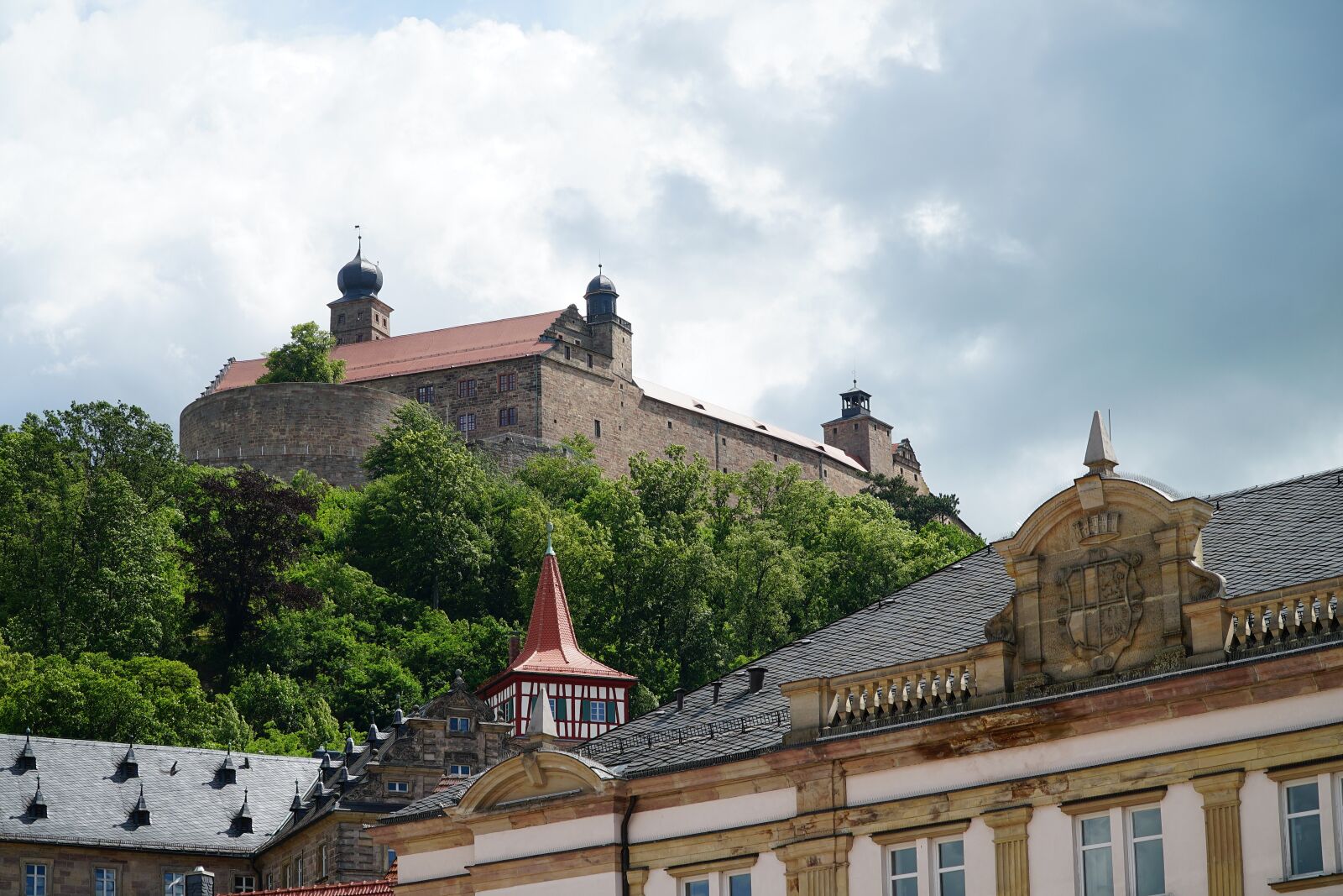 Sony a6300 + Sony E PZ 18-105mm F4 G OSS sample photo. Plassenburg castle, red tower photography