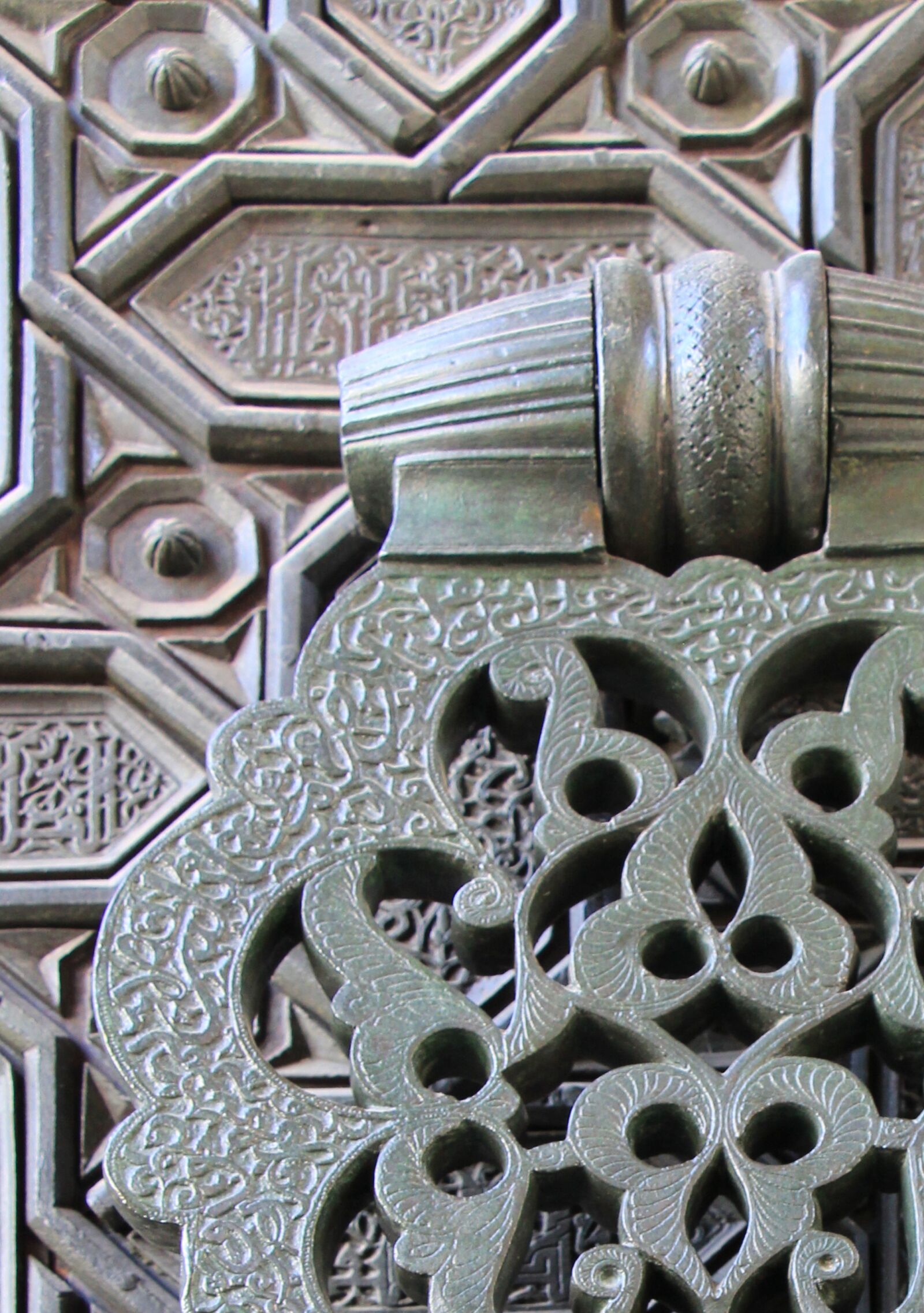 Canon EOS 550D (EOS Rebel T2i / EOS Kiss X4) sample photo. Metal, door knocker, knocker photography