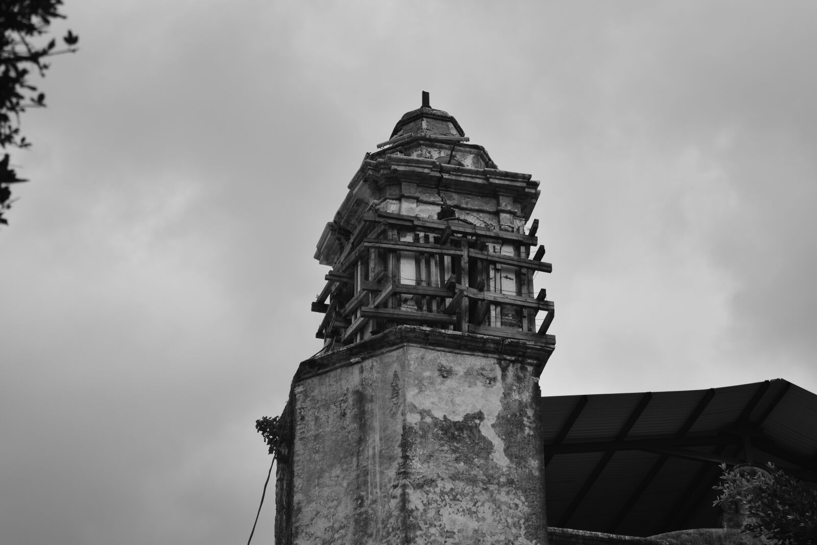 Nikon D3300 sample photo. Rupture, cathedral, seism photography
