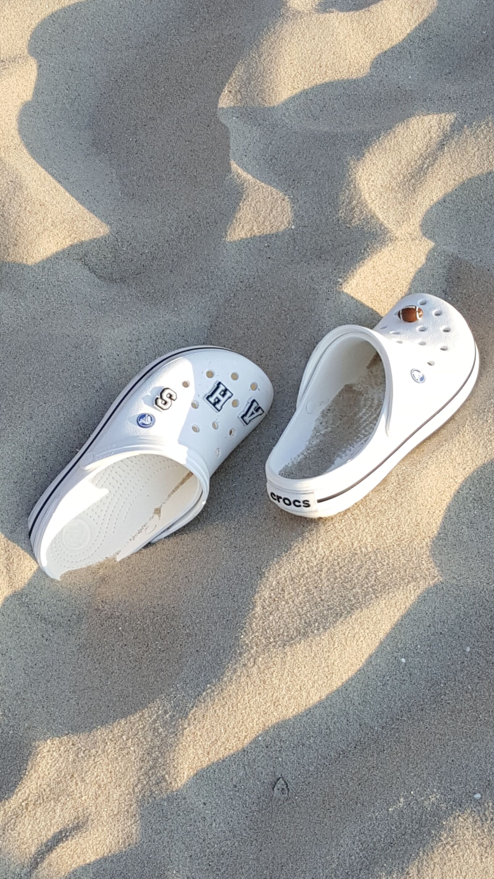 Samsung Galaxy Note5 sample photo. Beach, sand, shoe photography