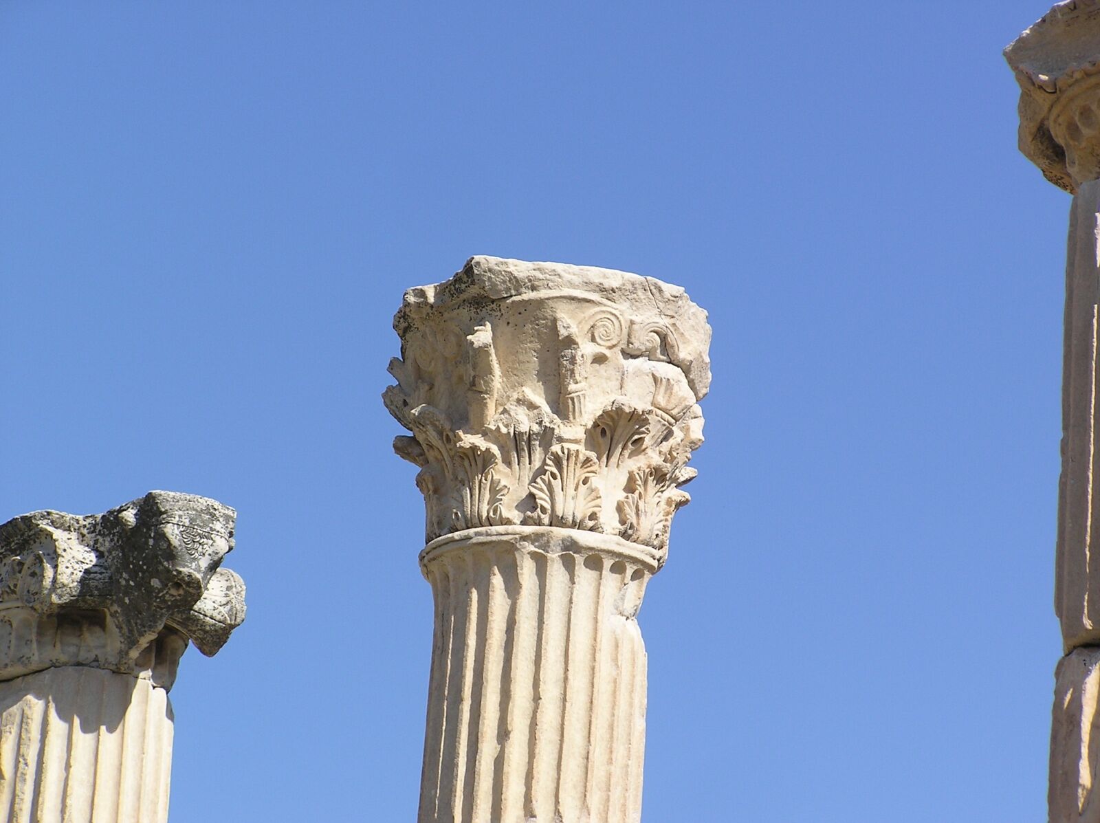 Olympus C750UZ sample photo. Ephesus, columns, archaeology photography