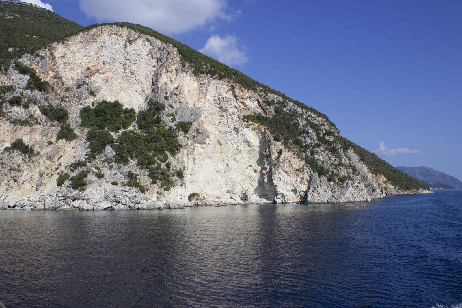 Canon EOS 600D (Rebel EOS T3i / EOS Kiss X5) sample photo. Sea, blue, water photography