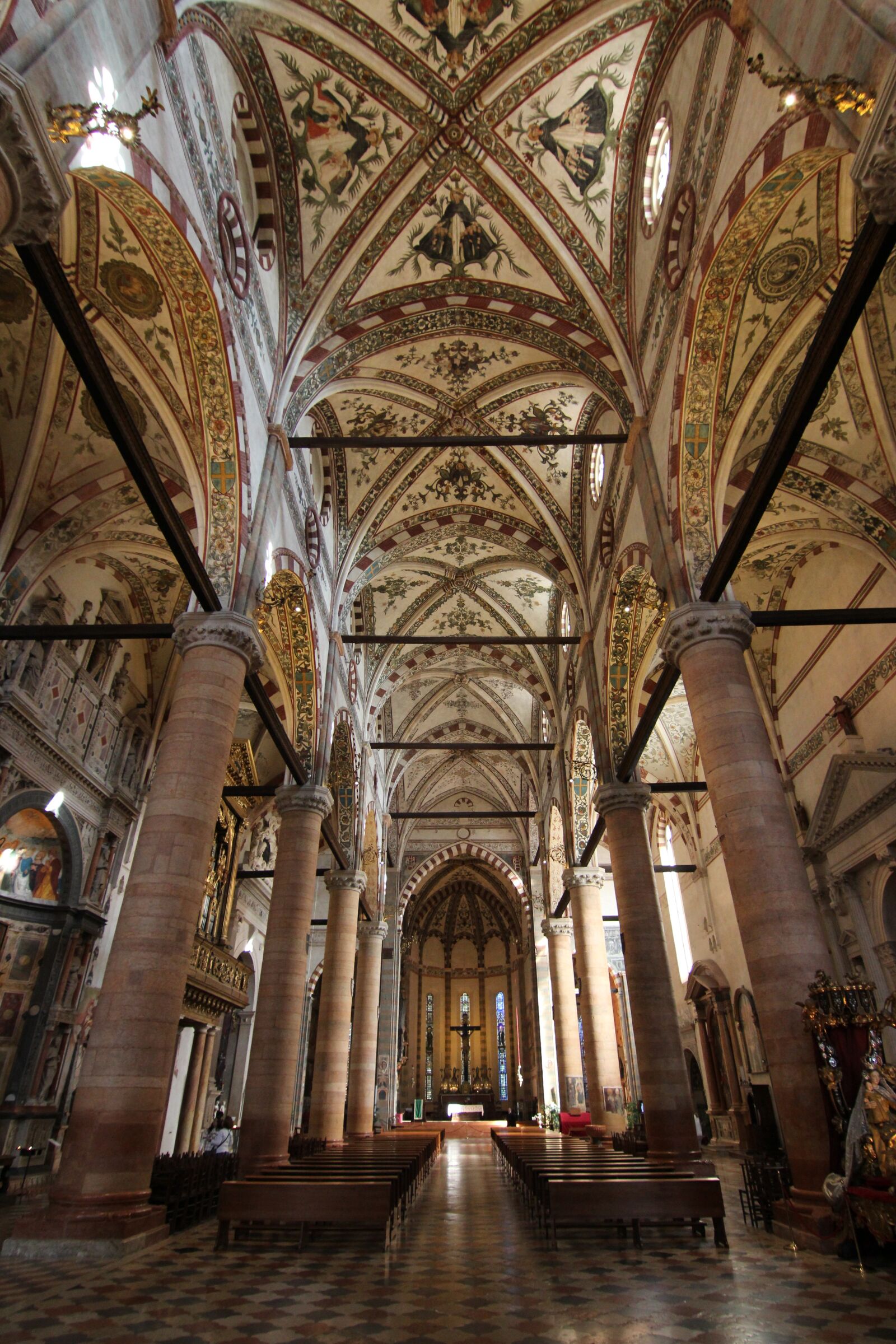 Canon EOS 600D (Rebel EOS T3i / EOS Kiss X5) sample photo. Church, interior, padova photography