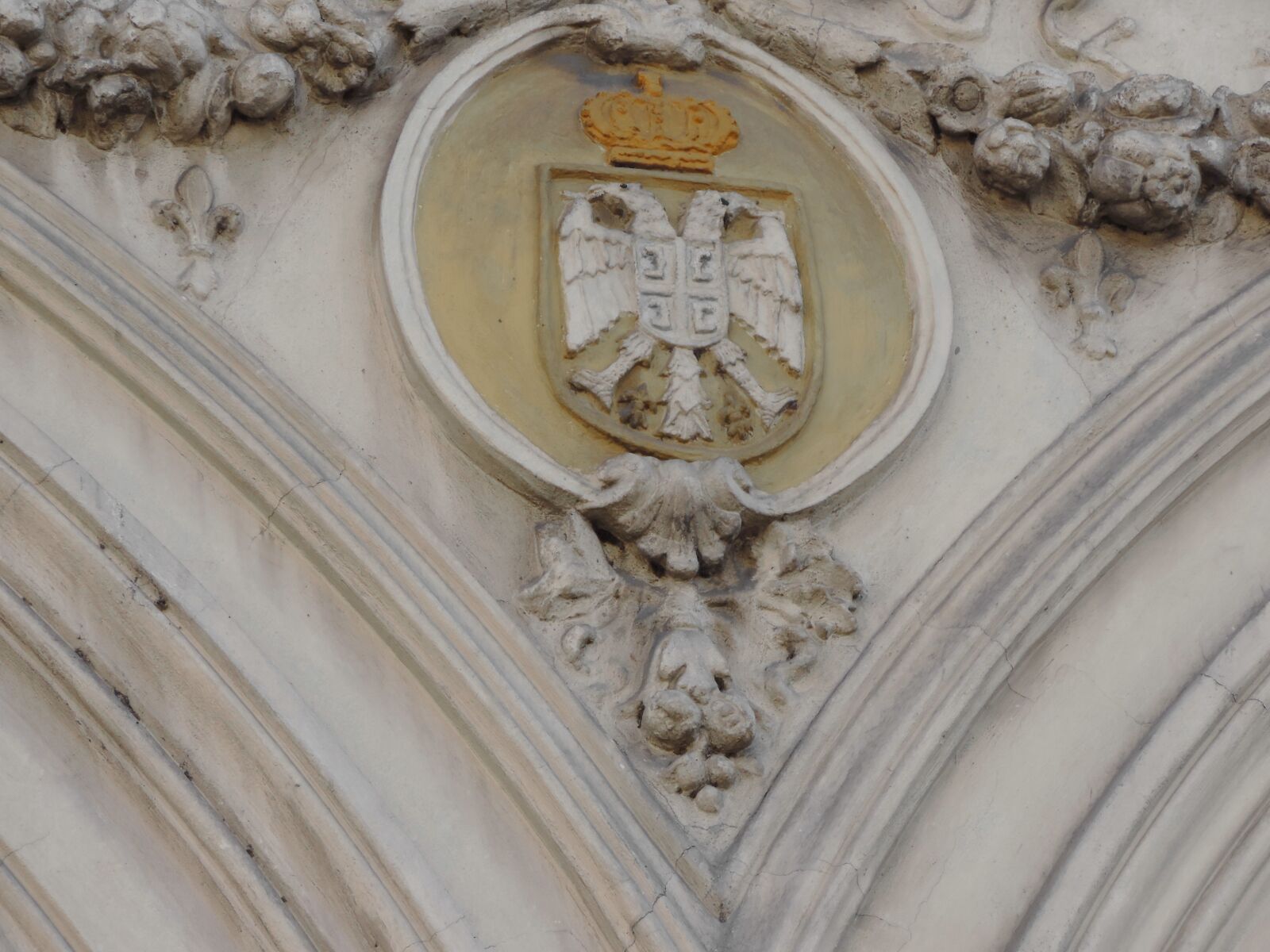 Nikon Coolpix P520 sample photo. Baroque, eagle, facade, relief photography