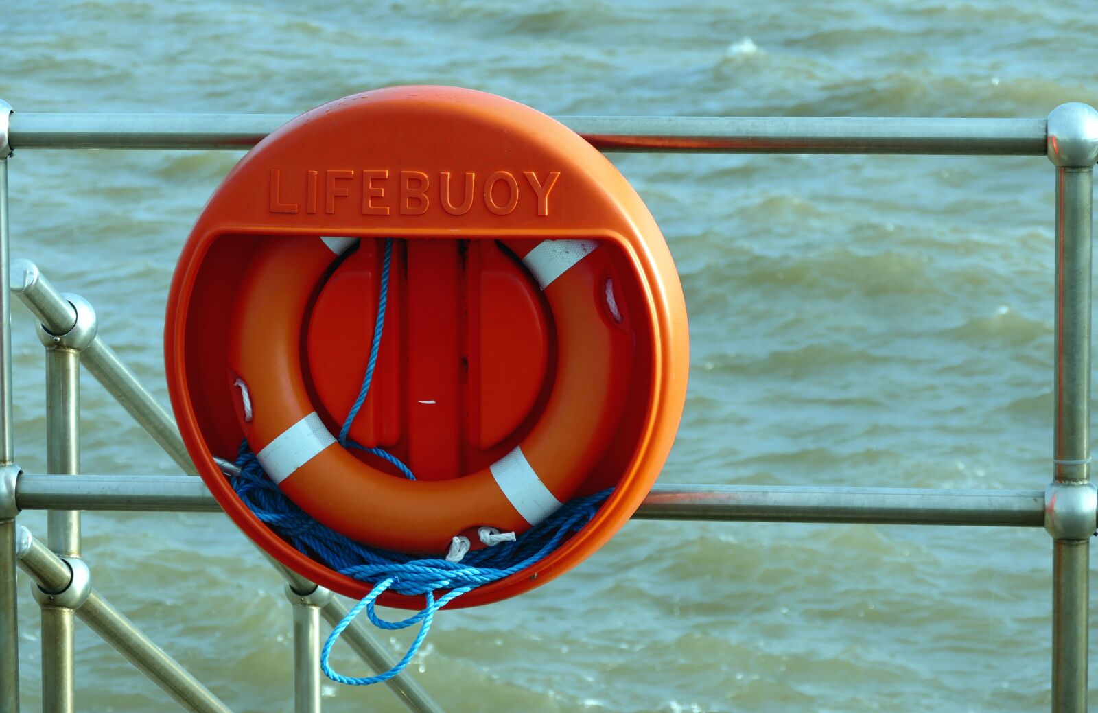 Panasonic Lumix DMC-FZ1000 sample photo. Aid, beach, safety, buoy photography
