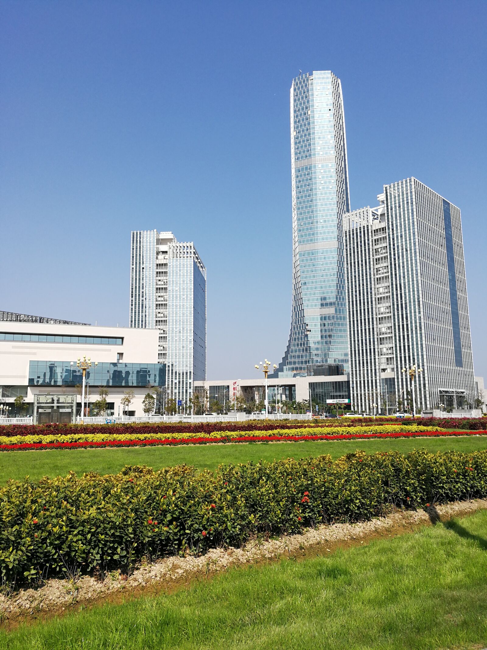 HUAWEI Mate 9 sample photo. City, tall buildings, building photography