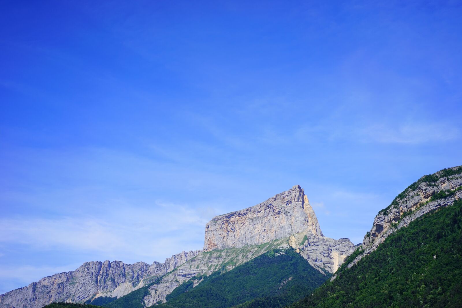 Sony a7 + Sony Sonnar T* FE 55mm F1.8 ZA sample photo. Mont aiguille, mountain, massif photography