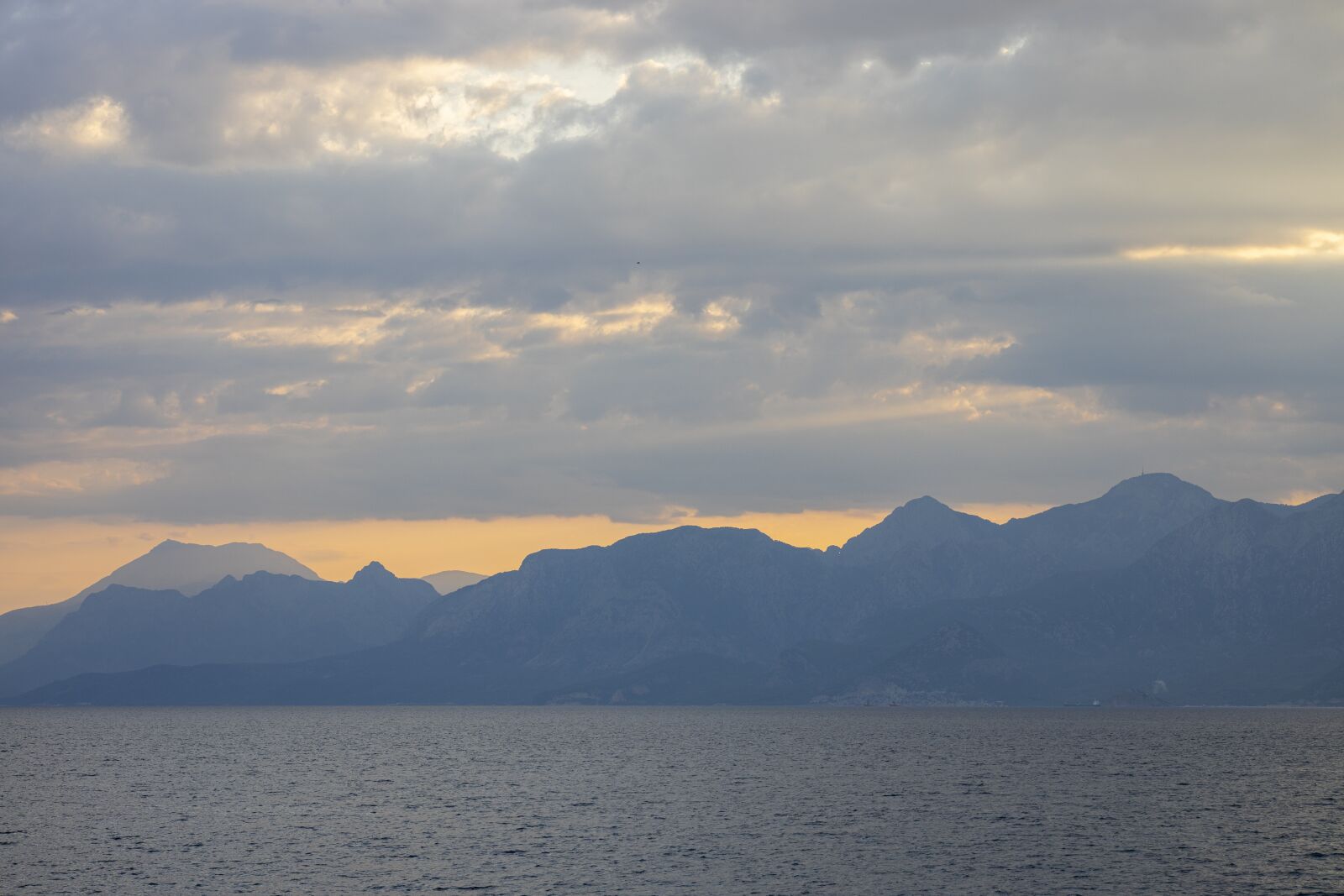 Canon EOS R + Canon RF 85mm F1.2L USM sample photo. Marine, mountains, landscape photography