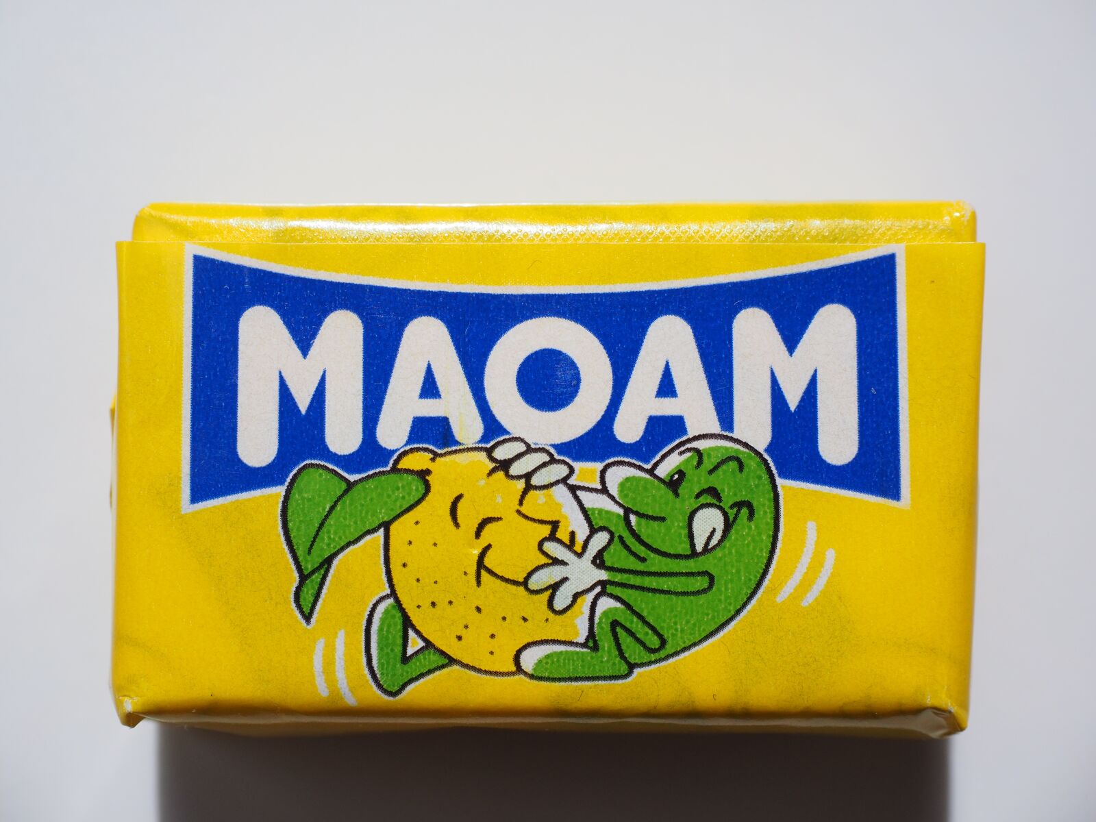 Olympus OM-D E-M1 + Olympus M.Zuiko Digital ED 12-40mm F2.8 Pro sample photo. Maoam, chewy candy, sweetness photography