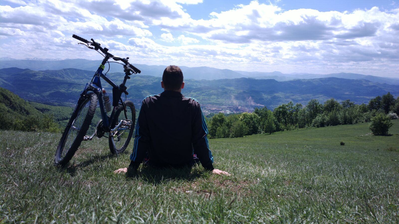 Nokia 808 PureView sample photo. Bike, bicycle, boy photography